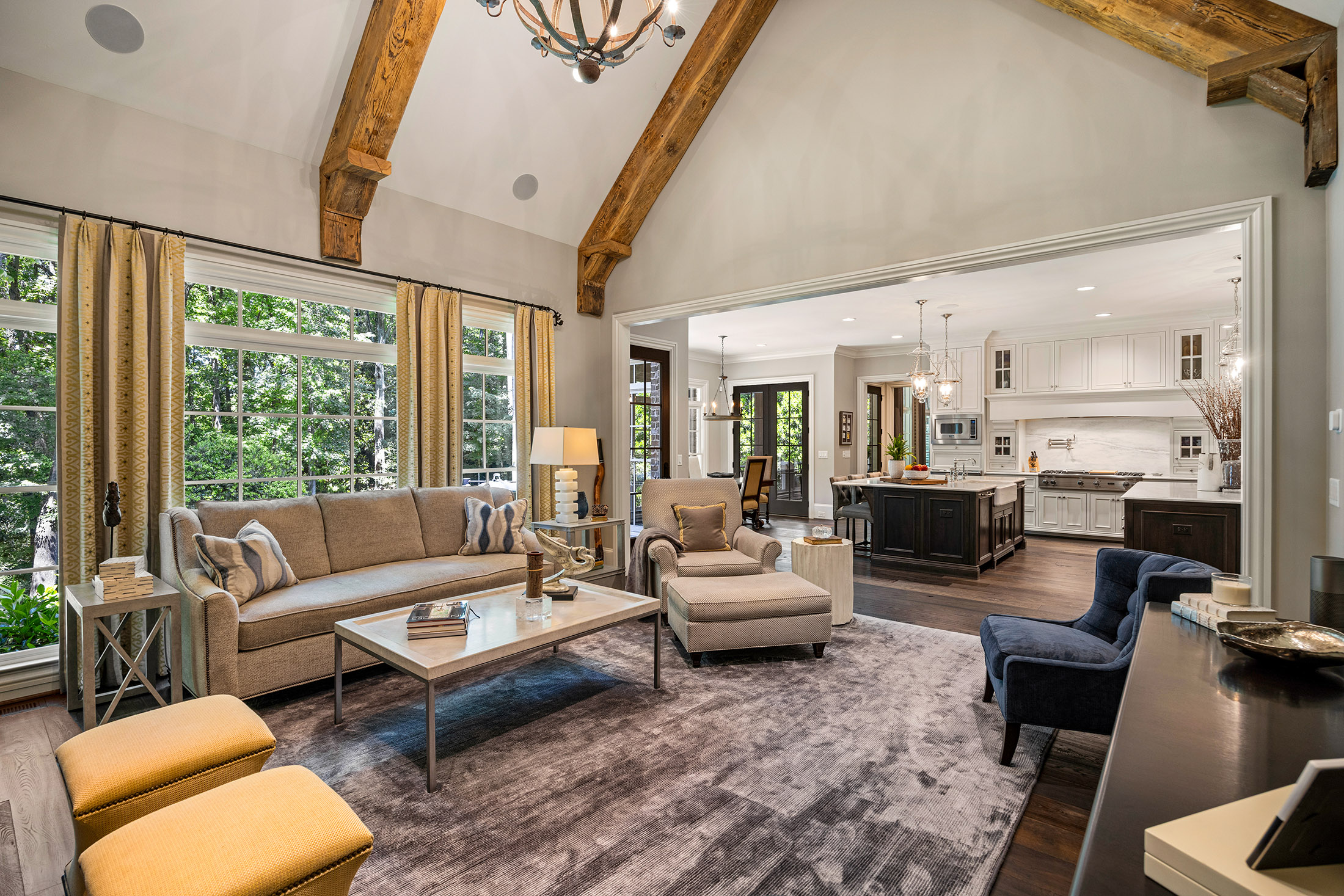  Buckhead Estate Pairs Architectural Presence with Richly Layered Interiors - 物件實景