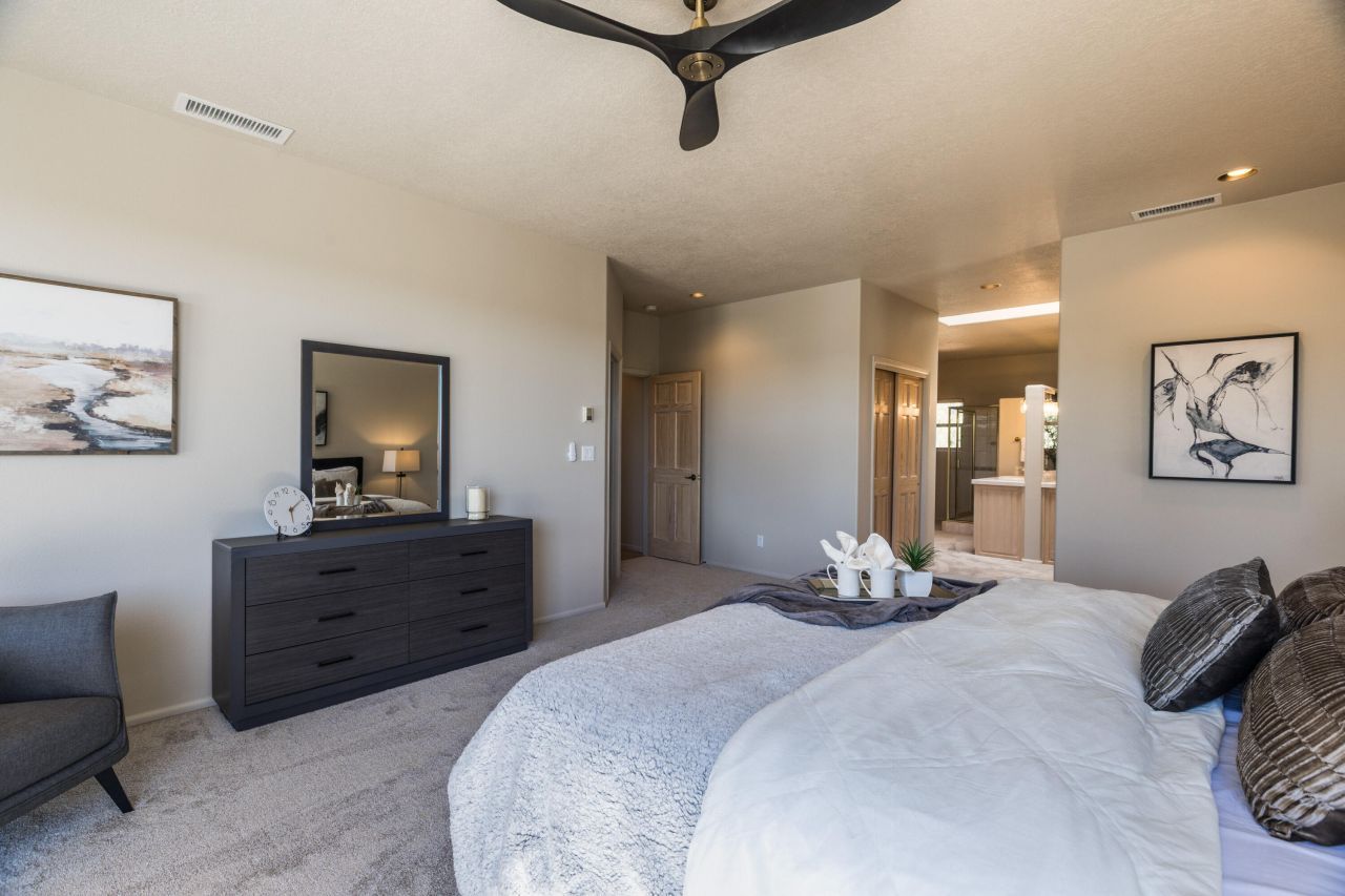 Sandia Park, New Mexico, 87047, United States, 2 Bedrooms Bedrooms, ,3 BathroomsBathrooms,Residential,For Sale,2003021