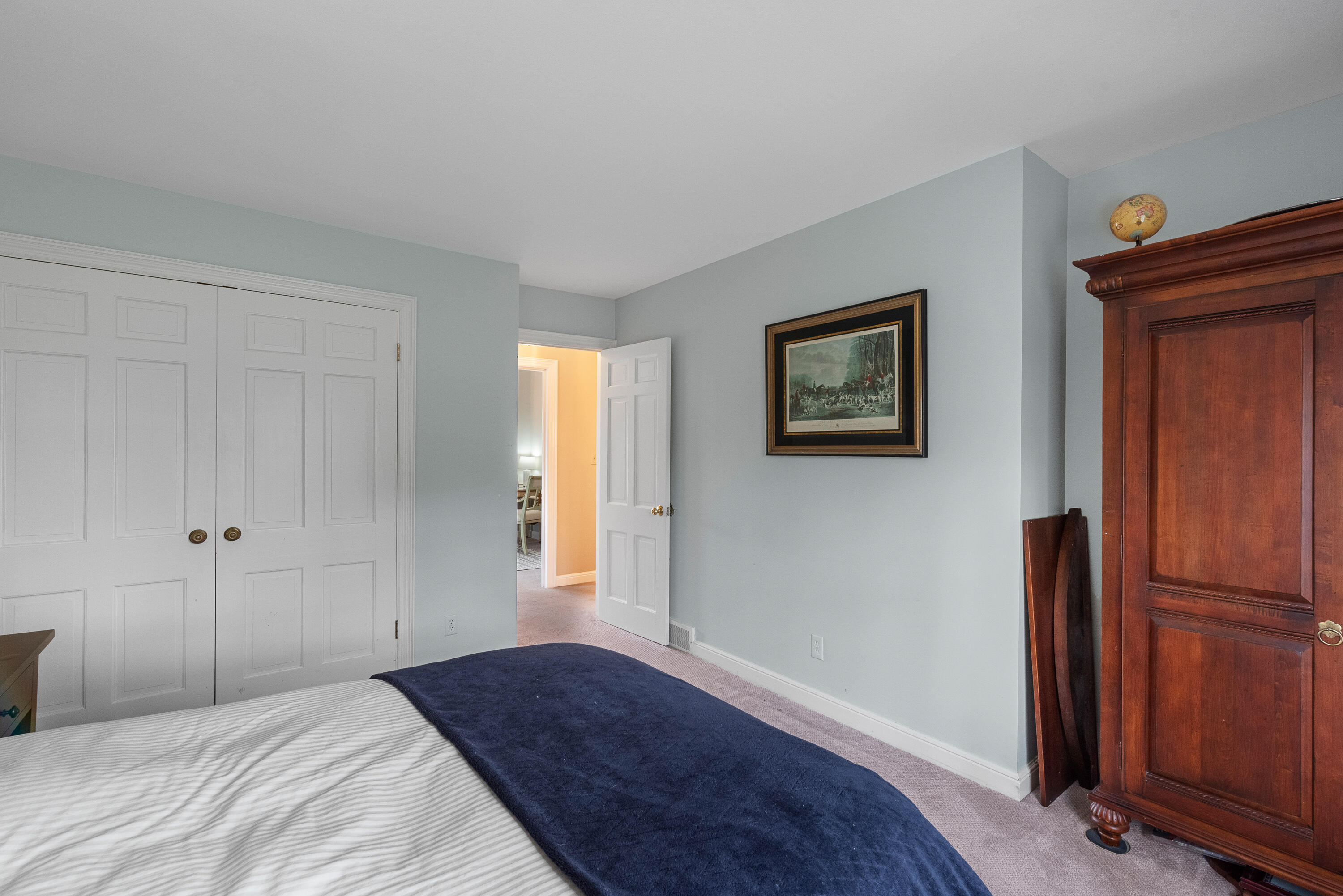 Mequon, Wisconsin, 53092, United States, 4 Bedrooms Bedrooms, ,3 BathroomsBathrooms,Residential,For Sale,1989588