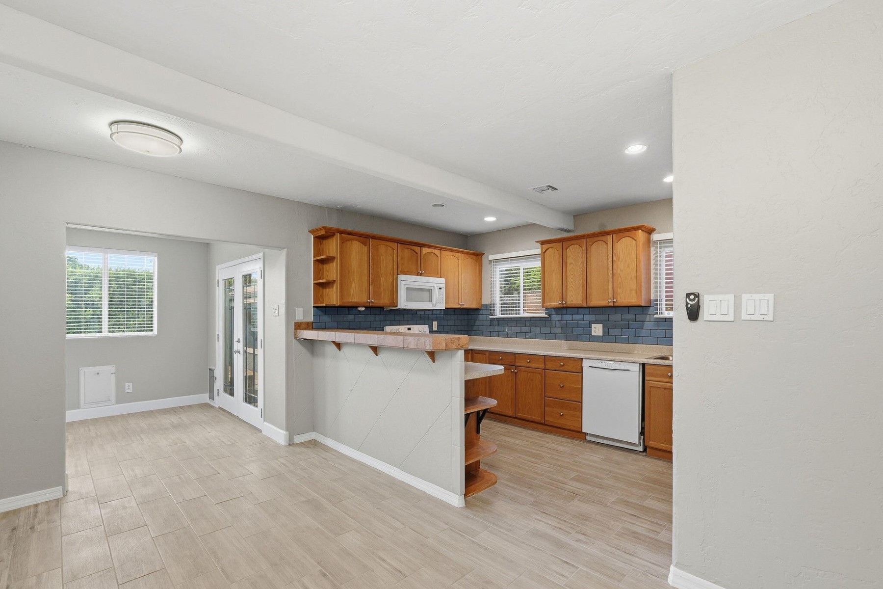  1046 E Clarendon Avenue Phoenix, AZ - 物件實景