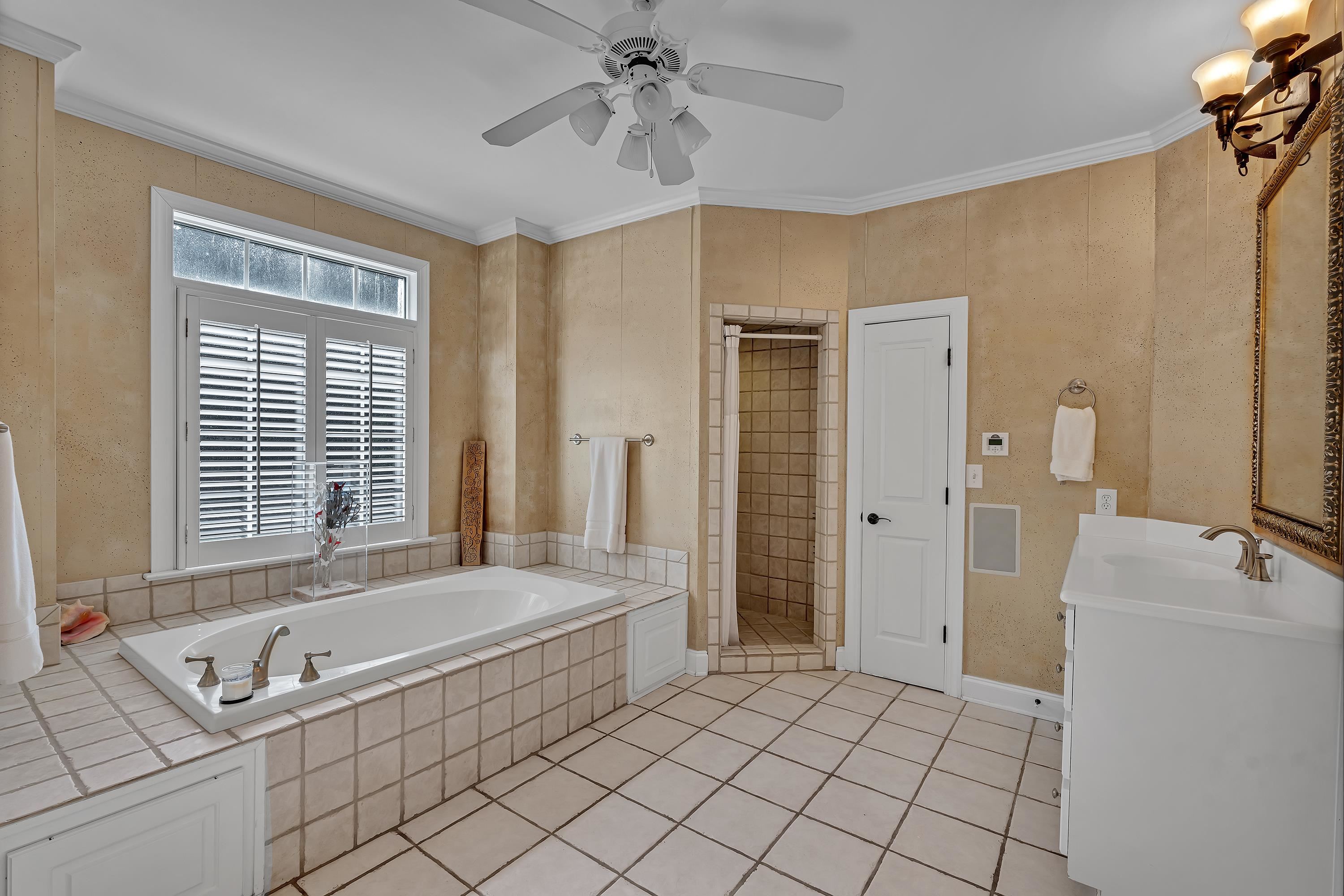 Spartanburg, South Carolina, 29306, United States, 5 Bedrooms Bedrooms, ,5 BathroomsBathrooms,Residential,For Sale,1876964