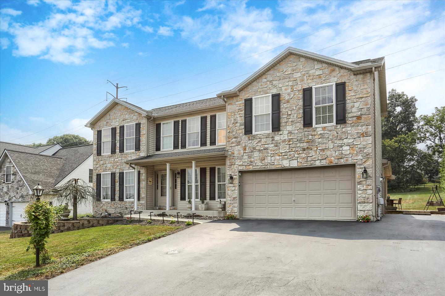 Harrisburg, Pennsylvania, 17111, United States, 4 Bedrooms Bedrooms, ,4 BathroomsBathrooms,Residential,For Sale,1958144