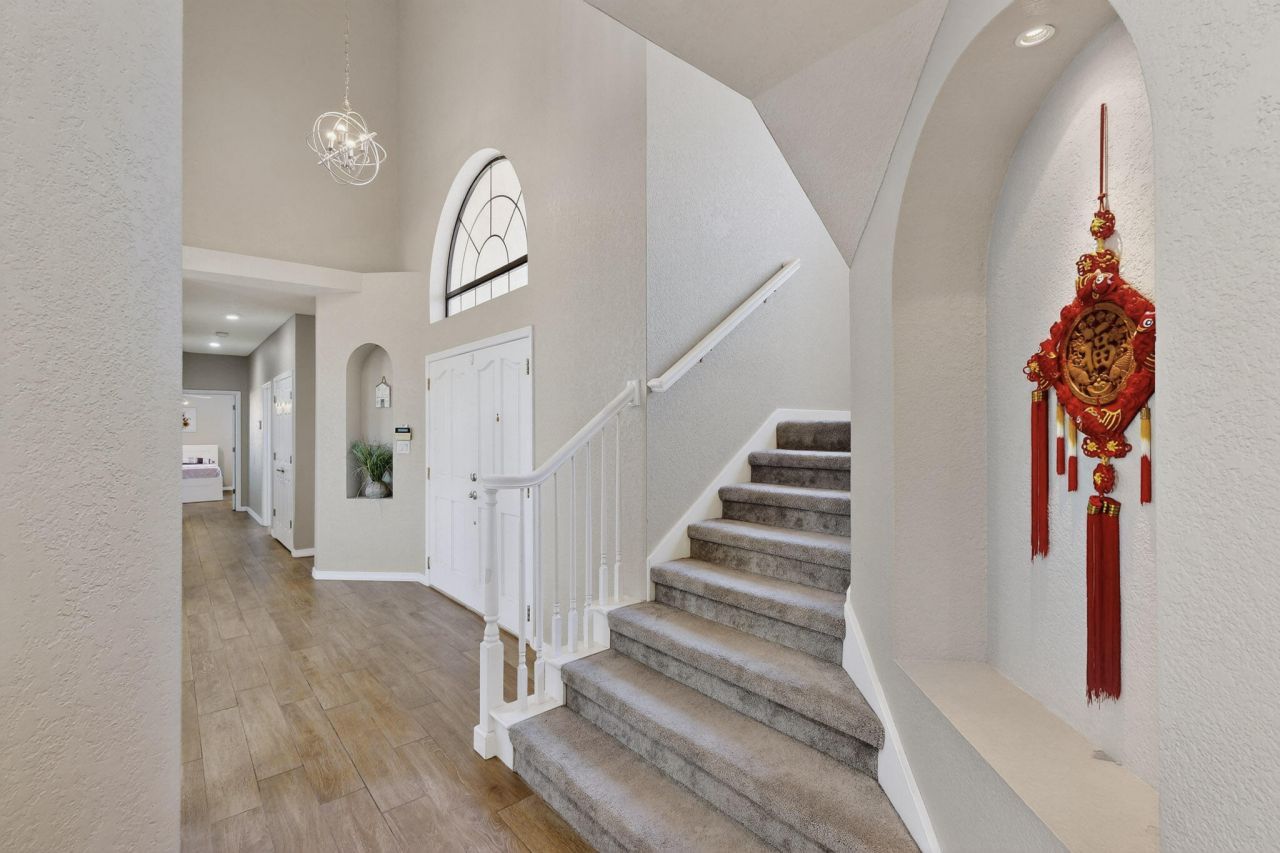 Albuquerque, New Mexico, 87122, United States, 5 Bedrooms Bedrooms, ,5 BathroomsBathrooms,Residential,For Sale,1933221