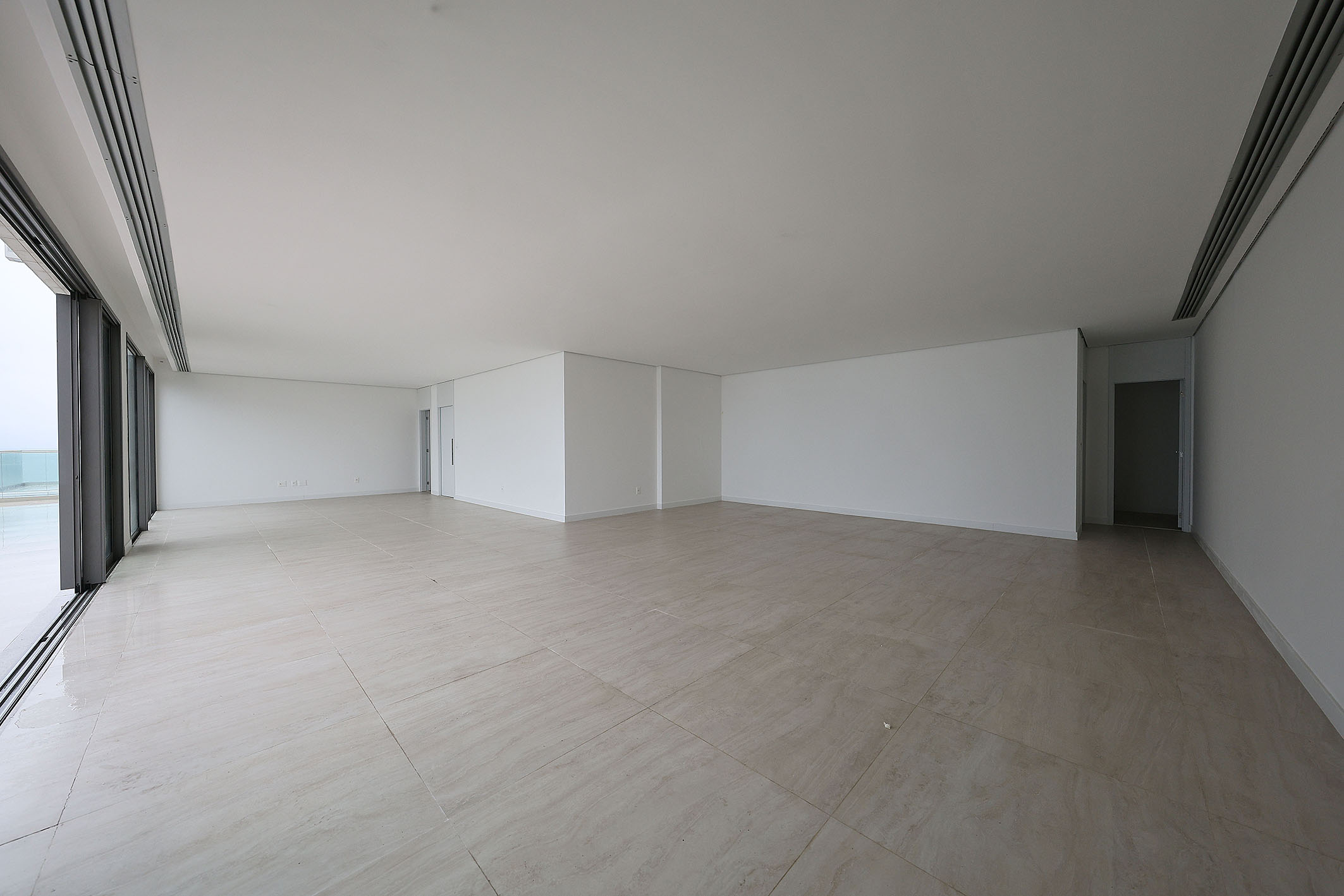  Oceanfront linear penthouse with private leisure amenities - 物件實景