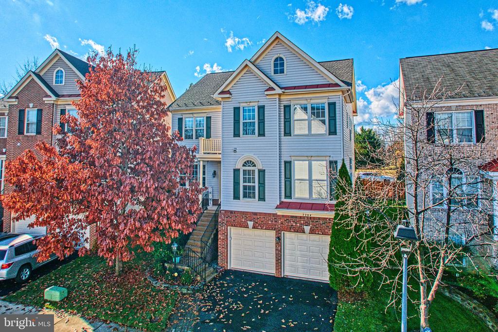 Lorton, Virginia, 22079, United States, 5 Bedrooms Bedrooms, ,4 BathroomsBathrooms,Residential,For Sale,2001485