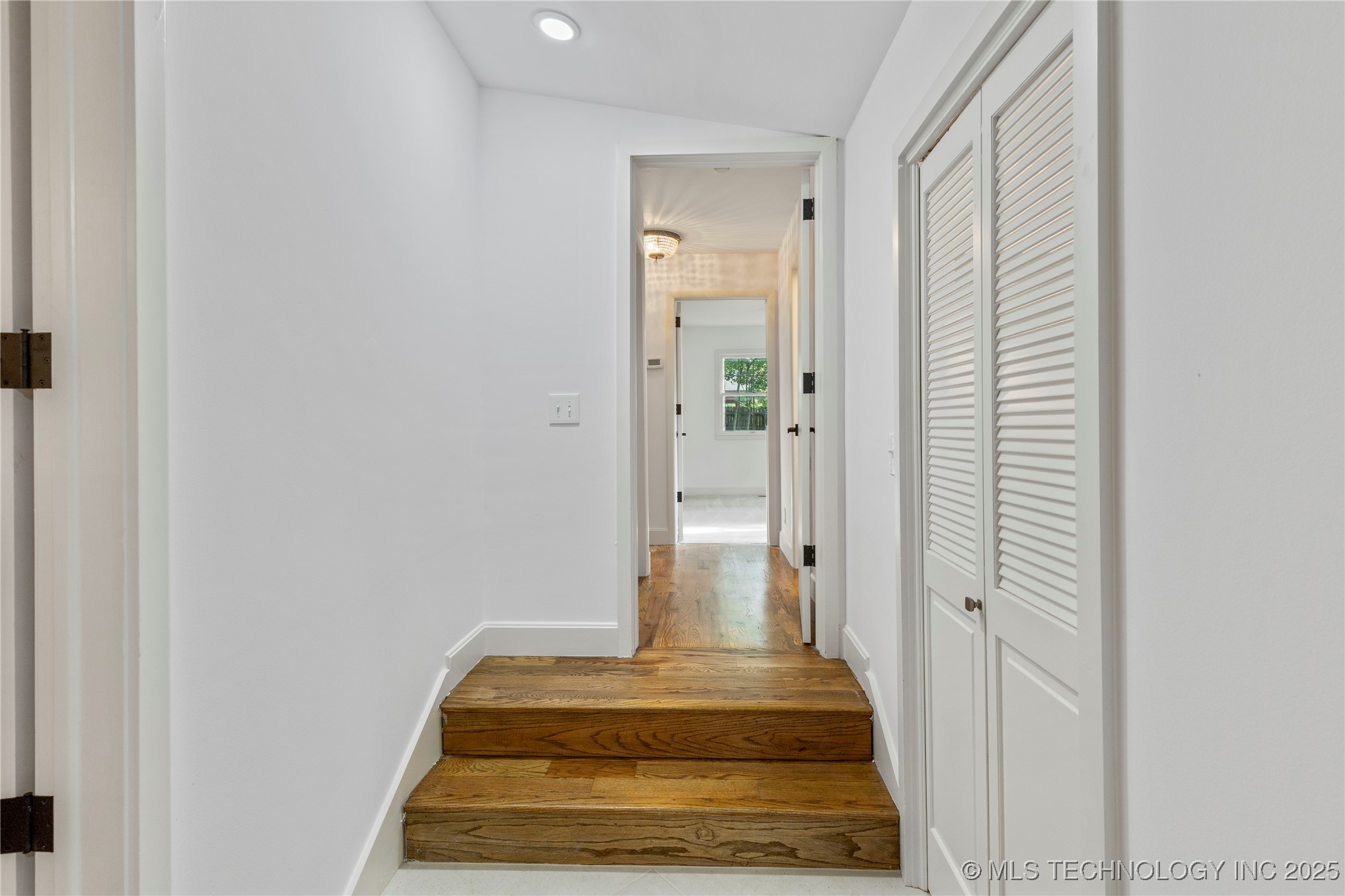 Tulsa, Oklahoma, 74105, United States, 4 Bedrooms Bedrooms, ,3 BathroomsBathrooms,Residential,For Sale,1848646