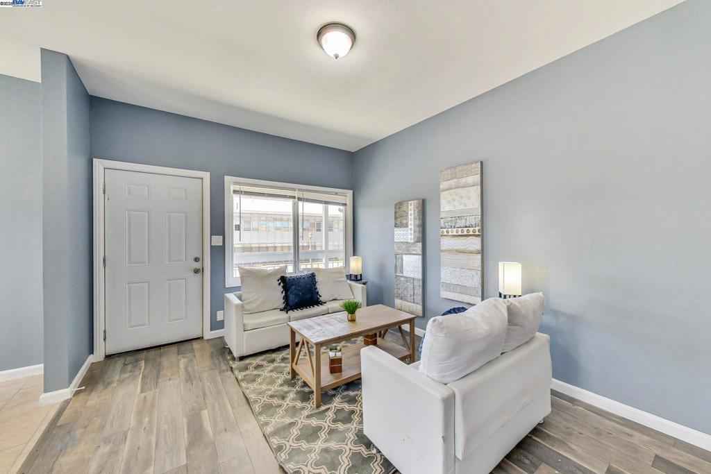 Oakland, California, 94605, United States, ,Residential,For Sale,1921286