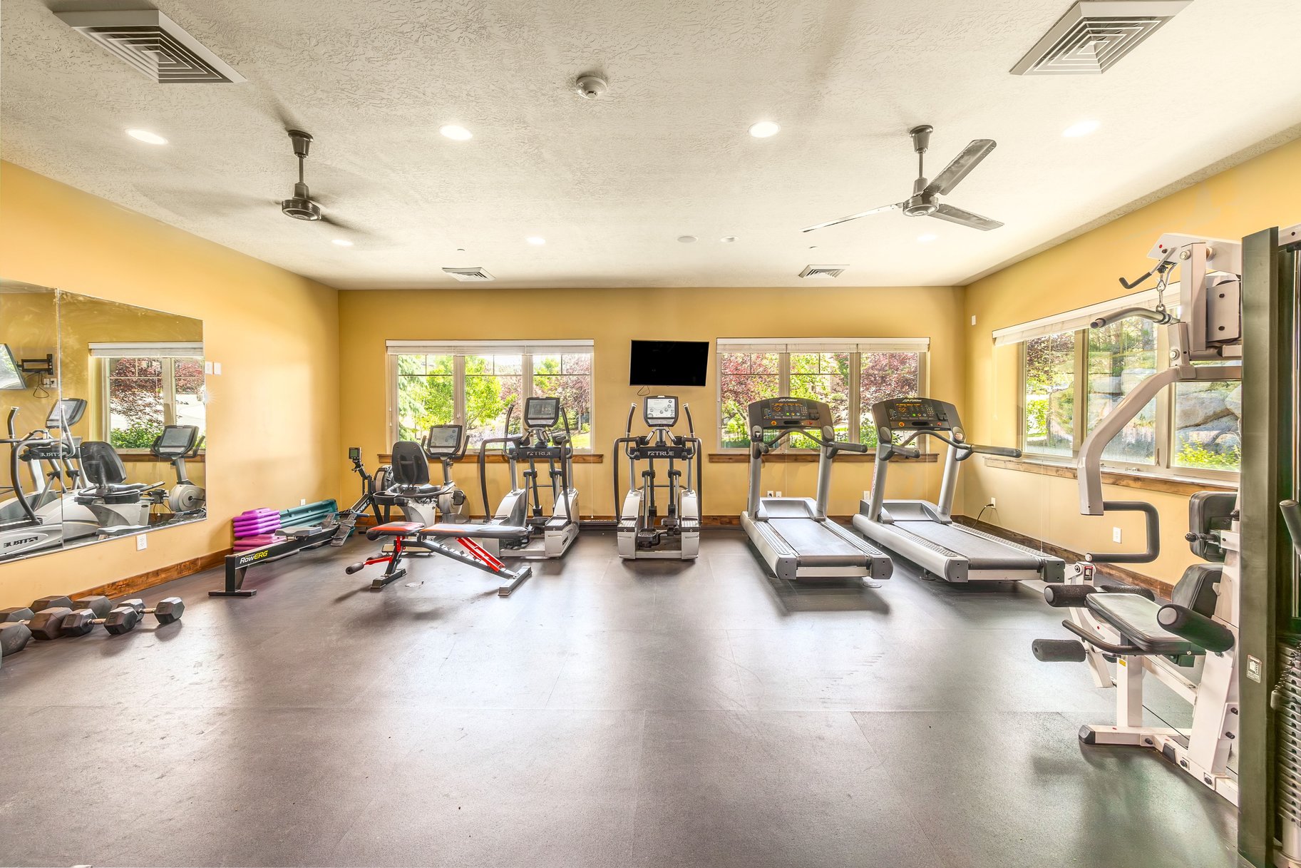  Renovated Furnished Townhome on Premium Lot with Easy Ski Access - 物件實景