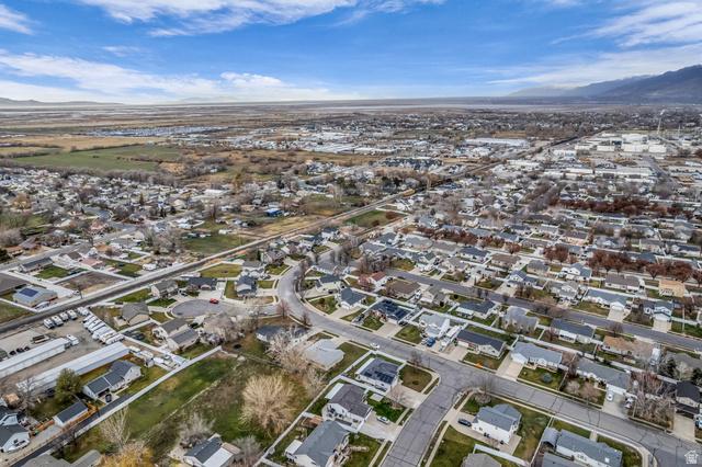 Woods Cross, Utah, 84087, United States, 4 Bedrooms Bedrooms, ,3 BathroomsBathrooms,Residential,For Sale,2005454