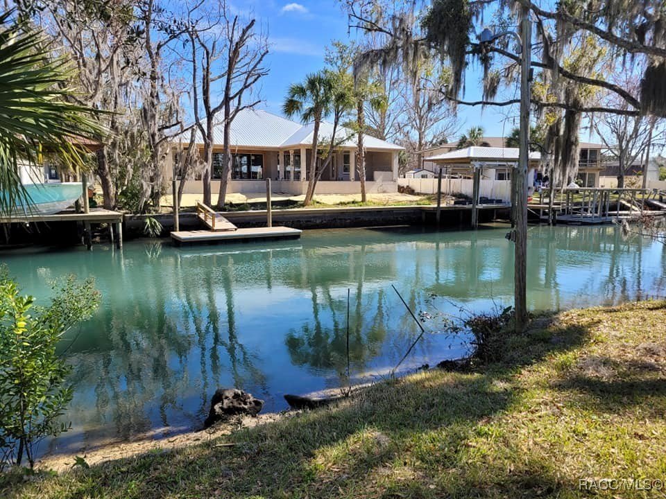 Crystal River, Florida, 34429, United States, 2 Bedrooms Bedrooms, ,4 BathroomsBathrooms,Residential,For Sale,2005515