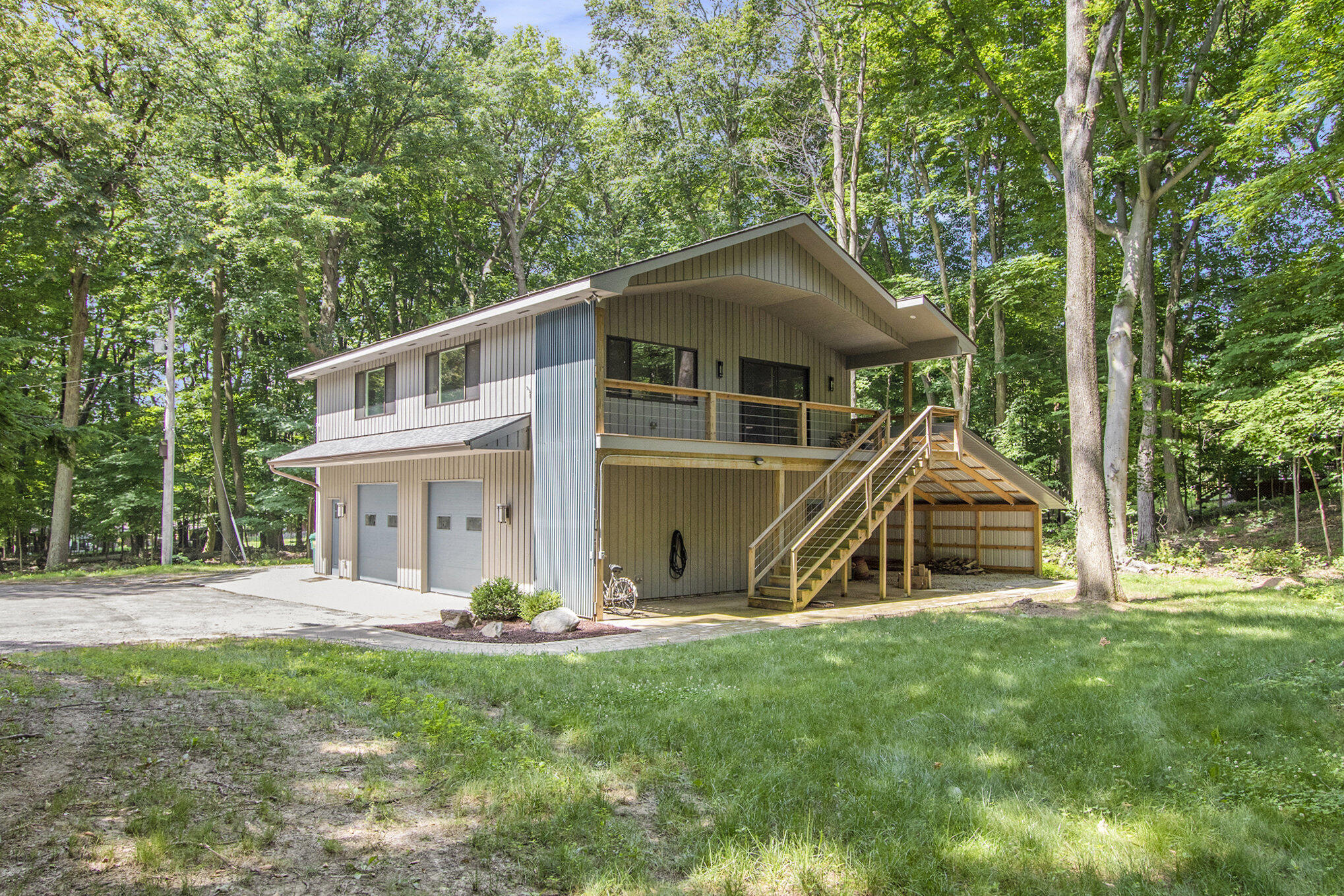 La Porte, Indiana, 46350, United States, 4 Bedrooms Bedrooms, ,4 BathroomsBathrooms,Residential,For Sale,1904805