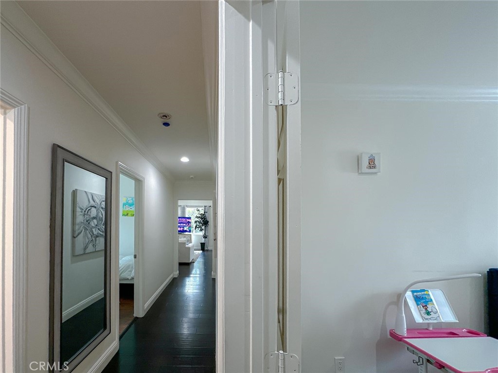 Los Angeles, California, 90043, United States, 3 Bedrooms Bedrooms, ,2 BathroomsBathrooms,Residential,For Sale,1921783