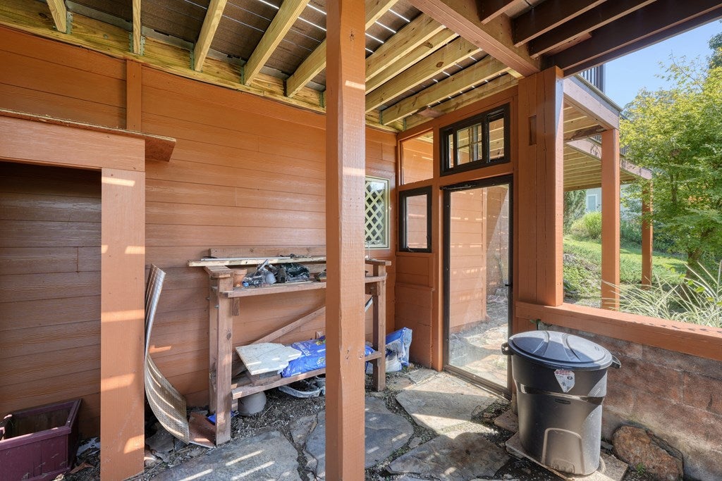 Hayesville, North Carolina, 28904, United States, 3 Bedrooms Bedrooms, ,4 BathroomsBathrooms,Residential,For Sale,1919513