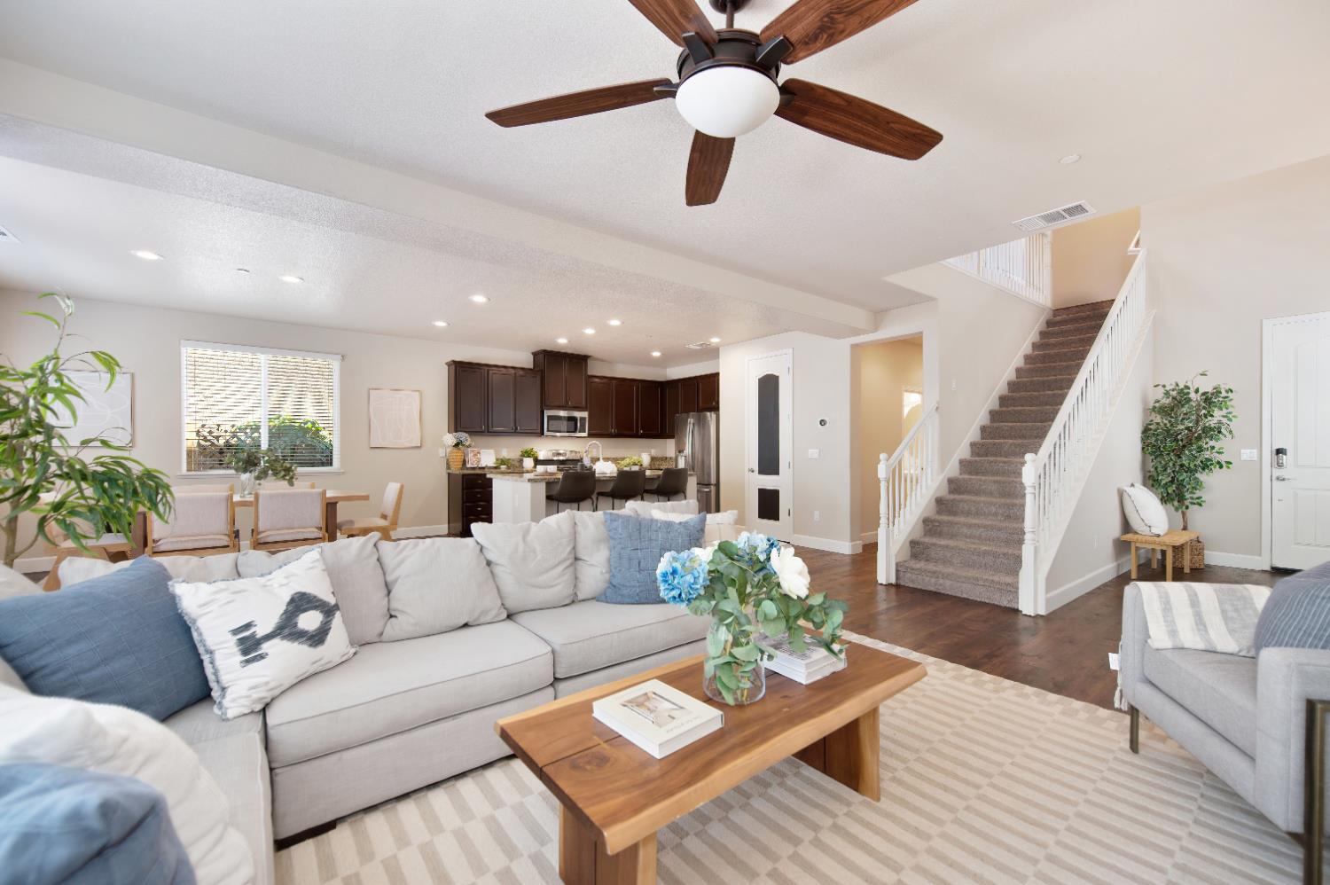 West Sacramento, California, 95691, United States, 4 Bedrooms Bedrooms, ,3 BathroomsBathrooms,Residential,For Sale,1906869
