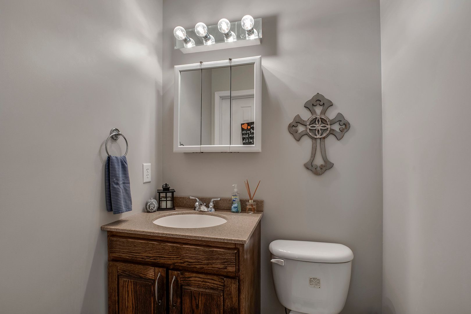 Kingston, Tennessee, 37763, United States, 5 Bedrooms Bedrooms, ,5 BathroomsBathrooms,Residential,For Sale,2011404