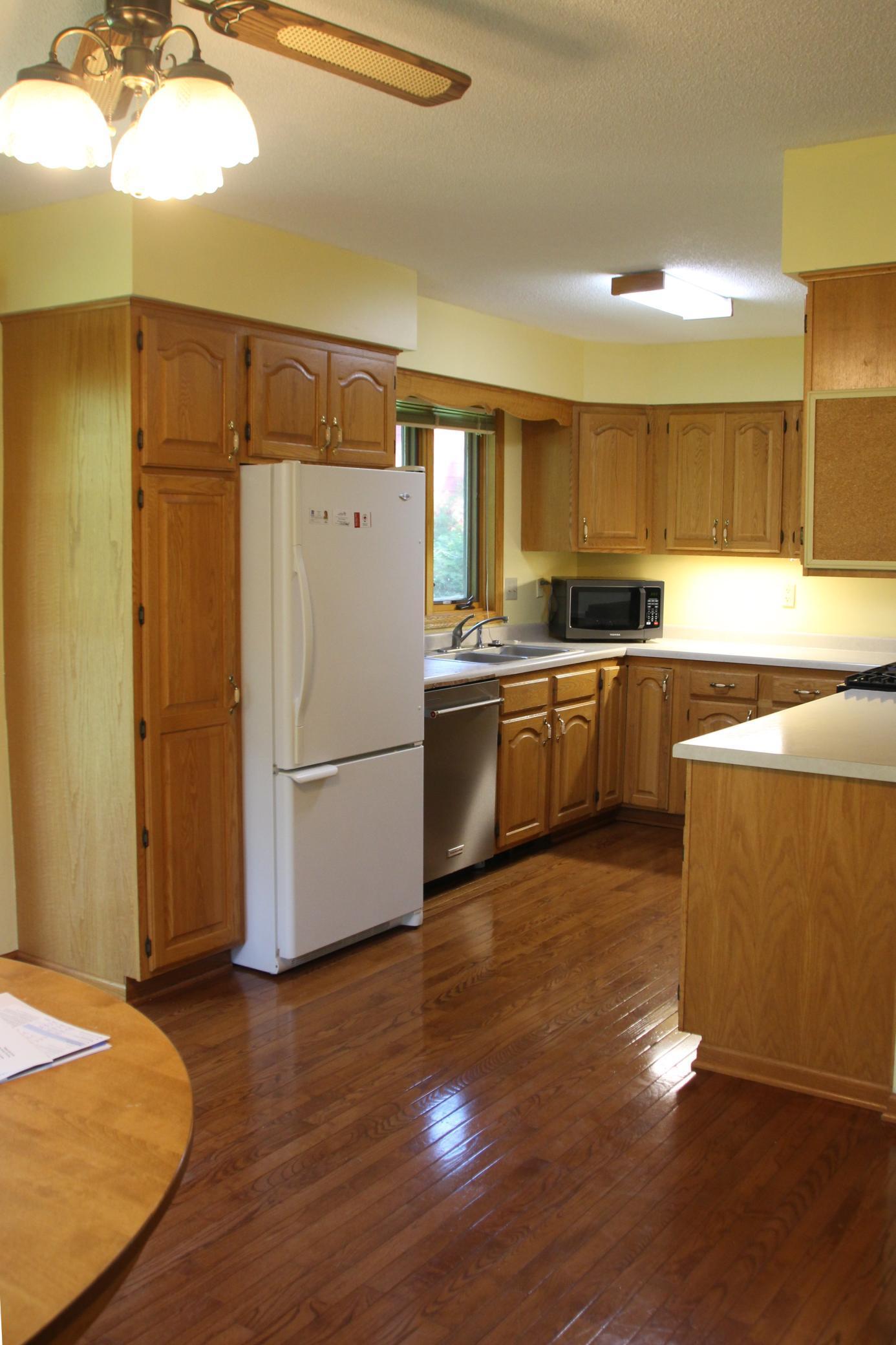 Lakeville, Minnesota, 55044, United States, 3 Bedrooms Bedrooms, ,2 BathroomsBathrooms,Residential,For Sale,1941010