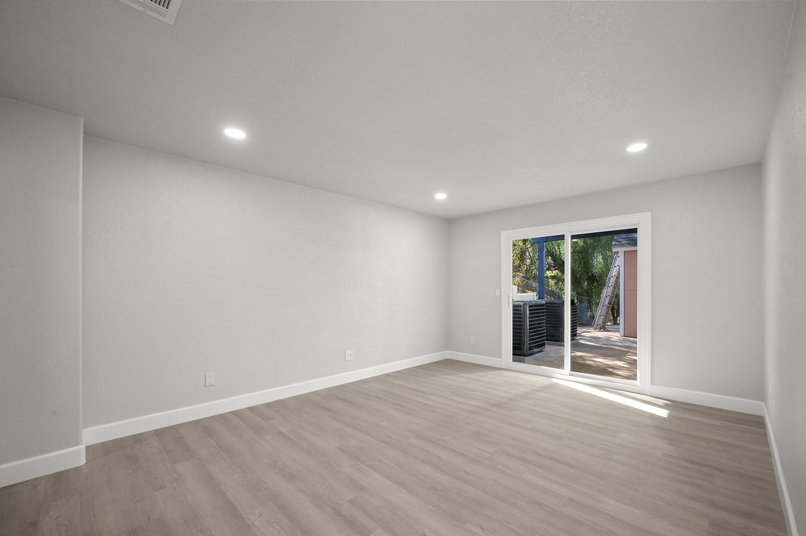 Menifee, California, 92587, United States, 5 Bedrooms Bedrooms, ,4 BathroomsBathrooms,Residential,For Sale,1986088