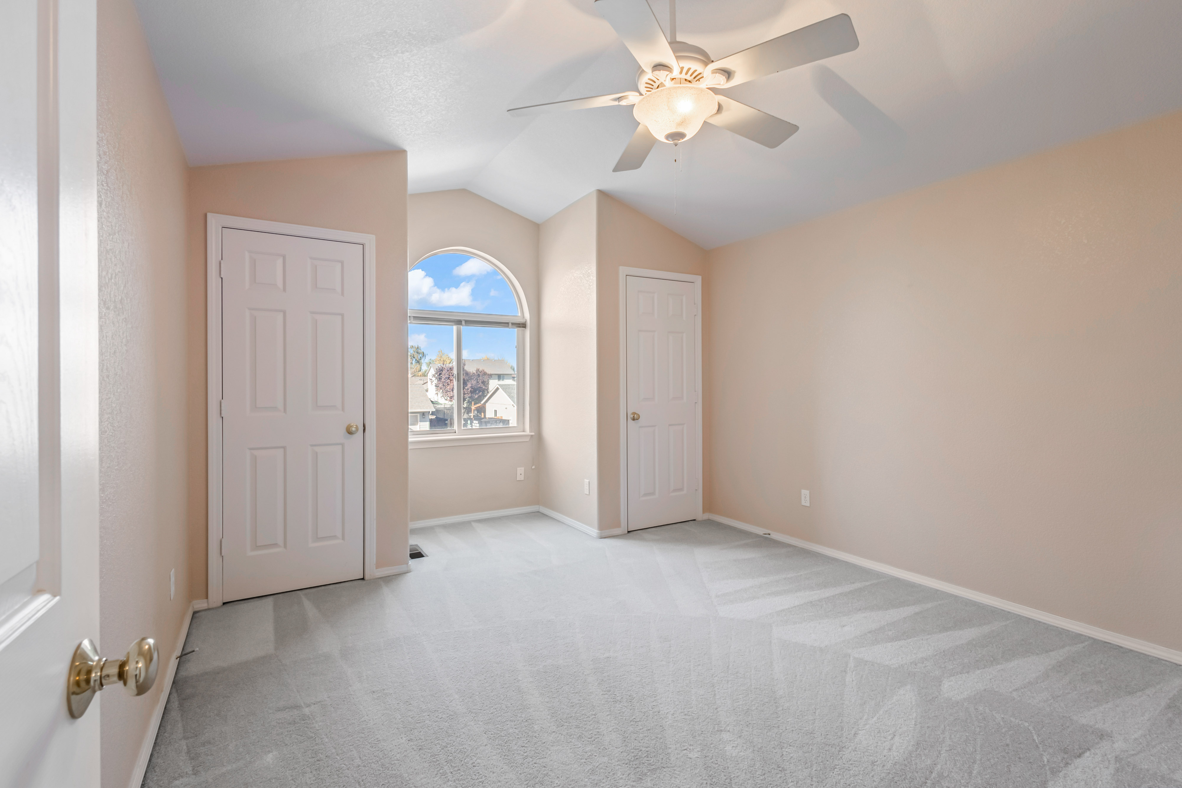 Redmond, Oregon, 97756, United States, 3 Bedrooms Bedrooms, ,3 BathroomsBathrooms,Residential,For Sale,1985077