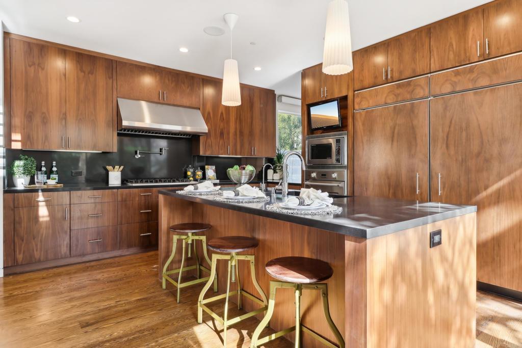Venice, California, 90291, United States, 4 Bedrooms Bedrooms, ,4 BathroomsBathrooms,Residential,For Sale,1843493