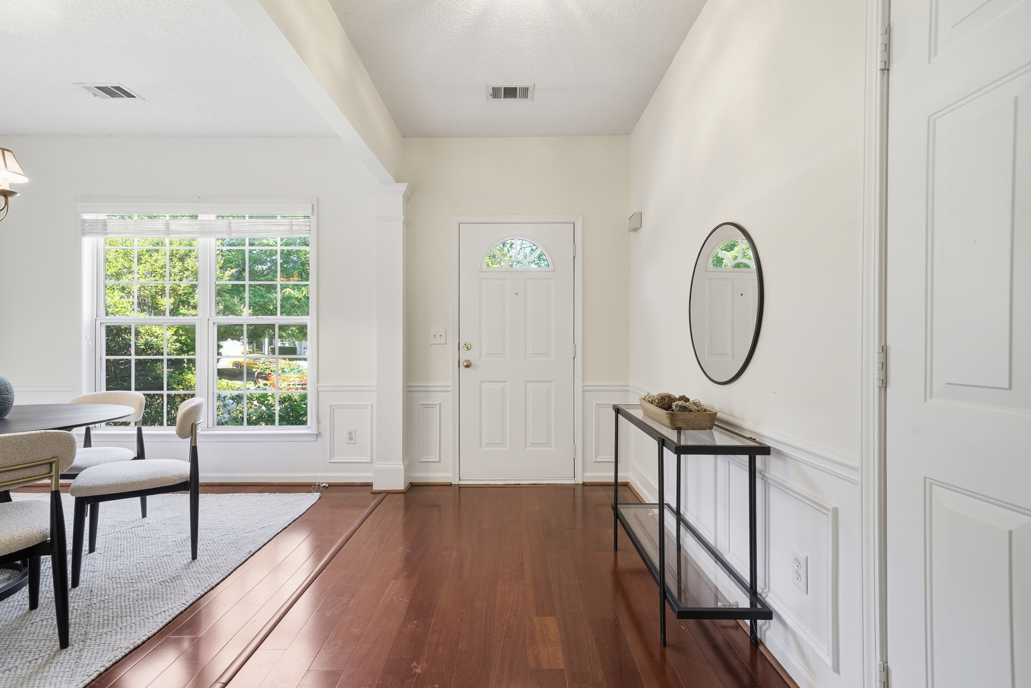  Beautifully Maintained Townhome in Sought-After Creekside at Mansell - 物件實景