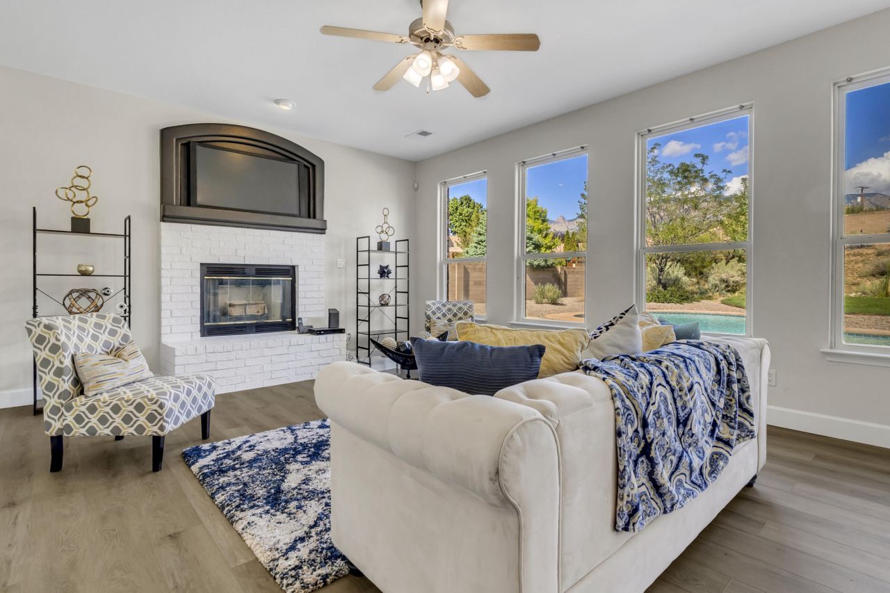 Albuquerque, New Mexico, 87122, United States, 4 Bedrooms Bedrooms, ,3 BathroomsBathrooms,Residential,For Sale,1932671
