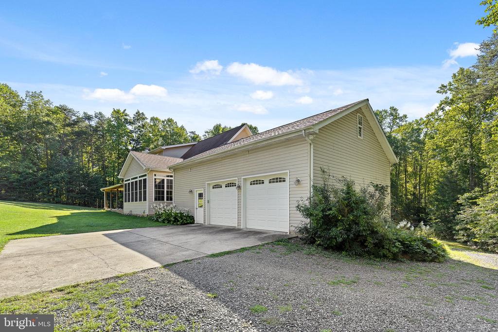 895 Stefaniga Road, Stafford, Virginia, 22556, United States, 4 Bedrooms Bedrooms, ,5 BathroomsBathrooms,Residential,For Sale,895 Stefaniga Road,1641488