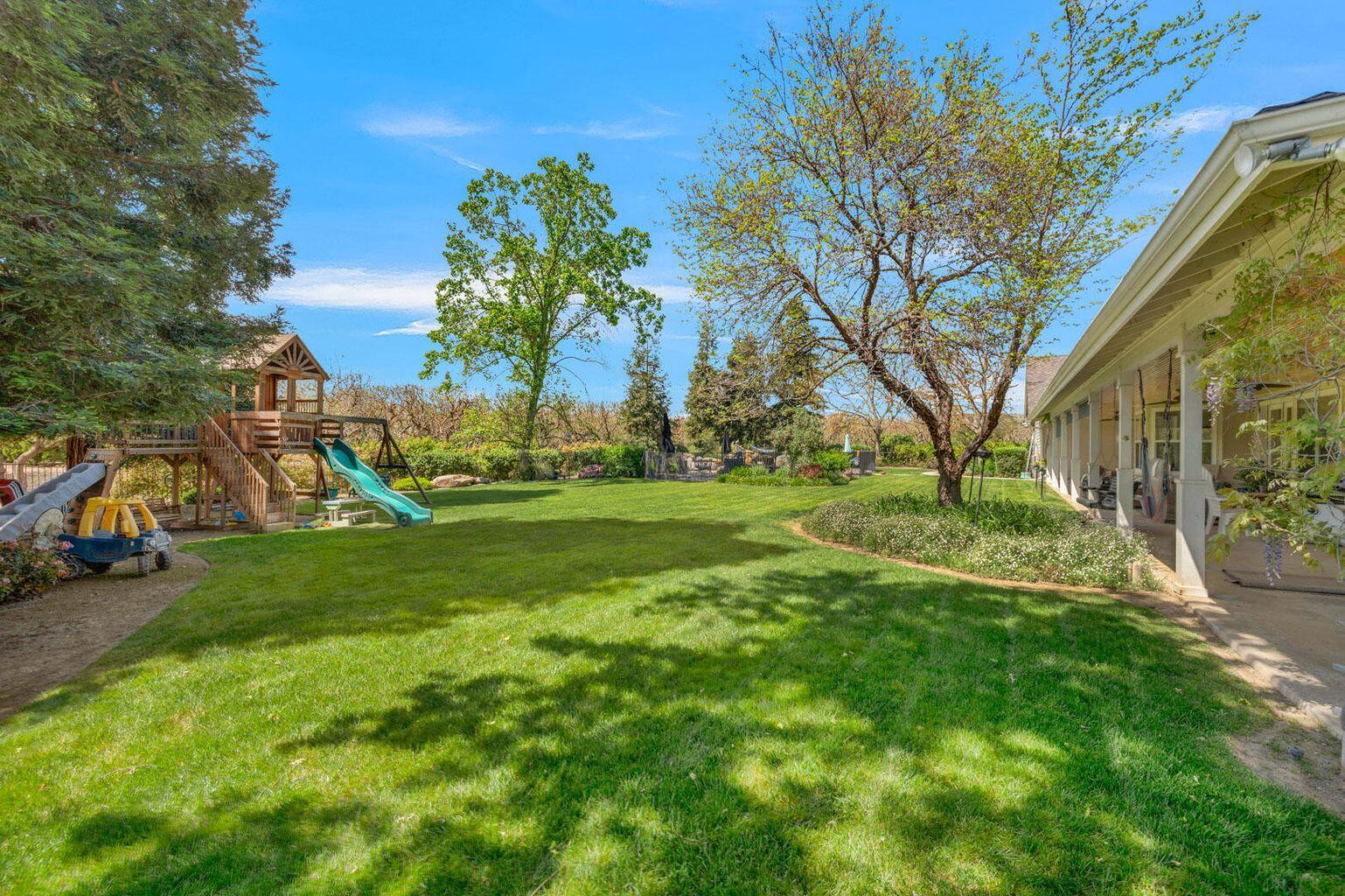 Exeter, California, 93221, United States, 4 Bedrooms Bedrooms, ,5 BathroomsBathrooms,Residential,For Sale,1981903