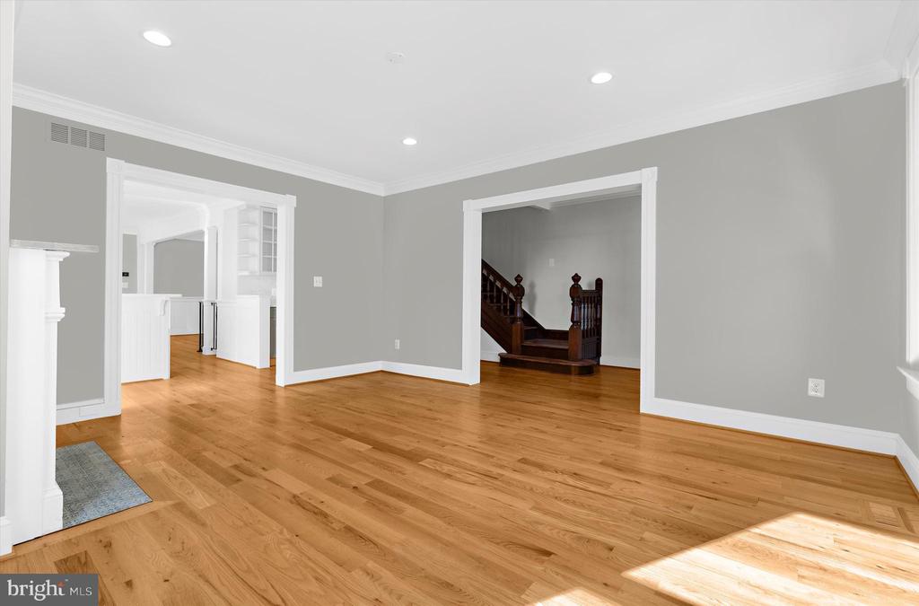 Chestertown, Maryland, 21620, United States, 5 Bedrooms Bedrooms, ,5 BathroomsBathrooms,Residential,For Sale,1988970