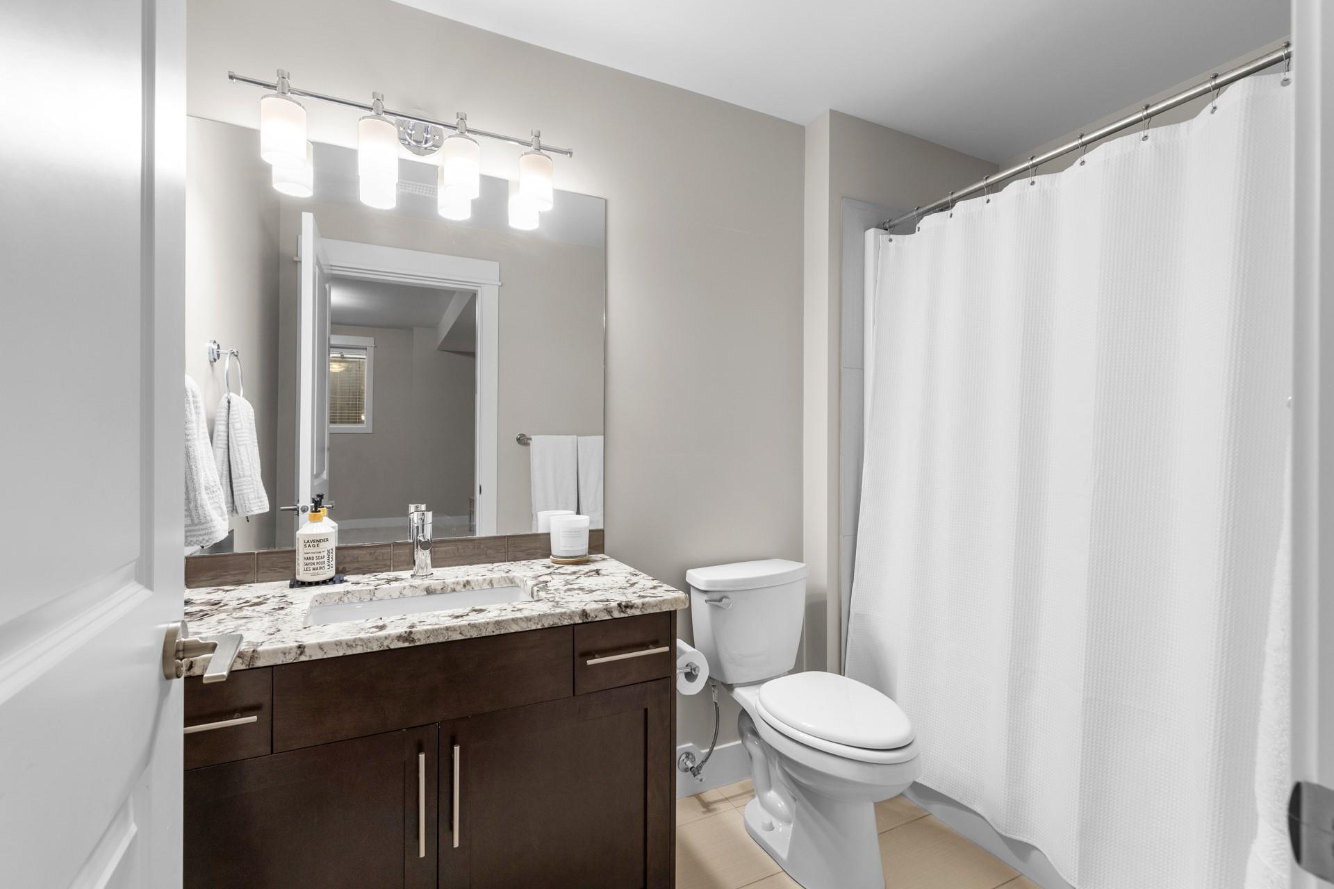 KELOWNA, British Columbia, V1W 5K2, CA, 5 Bedrooms Bedrooms, ,3 BathroomsBathrooms,Residential,For Sale,1960924