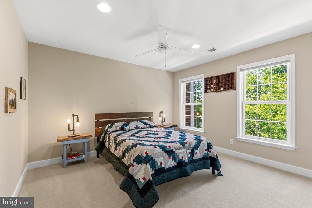 Leesburg, Virginia, 20175, United States, 3 Bedrooms Bedrooms, ,4 BathroomsBathrooms,Residential,For Sale,2049471