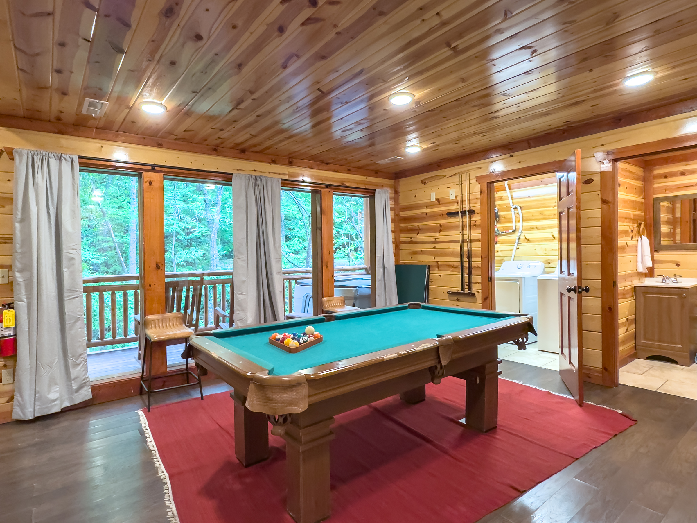 Sevierville, Tennessee, 37862, United States, 6 Bedrooms Bedrooms, ,7 BathroomsBathrooms,Residential,For Sale,1798325