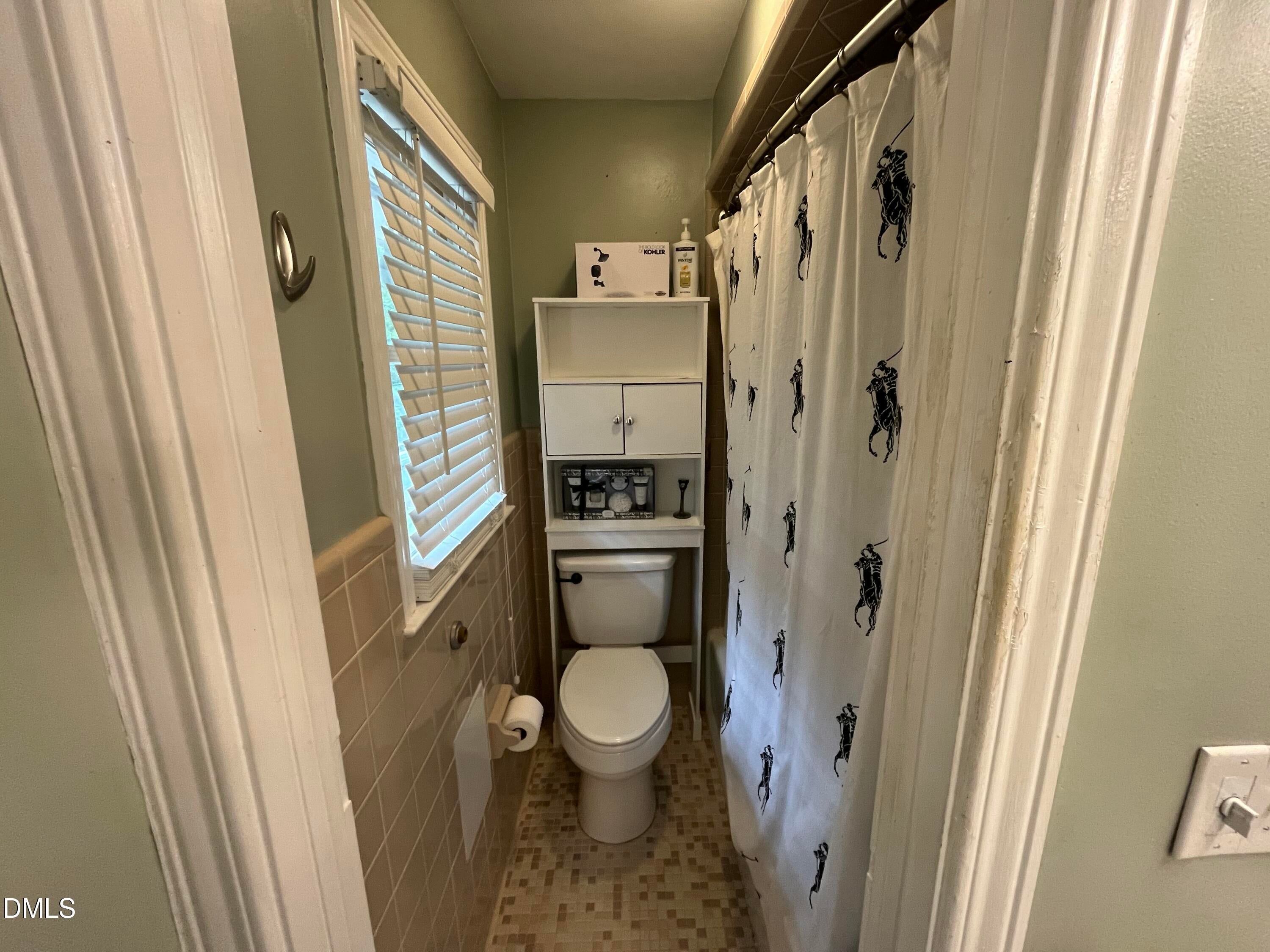 Burlington, North Carolina, 27215, United States, 6 Bedrooms Bedrooms, ,5 BathroomsBathrooms,Residential,For Sale,1999831