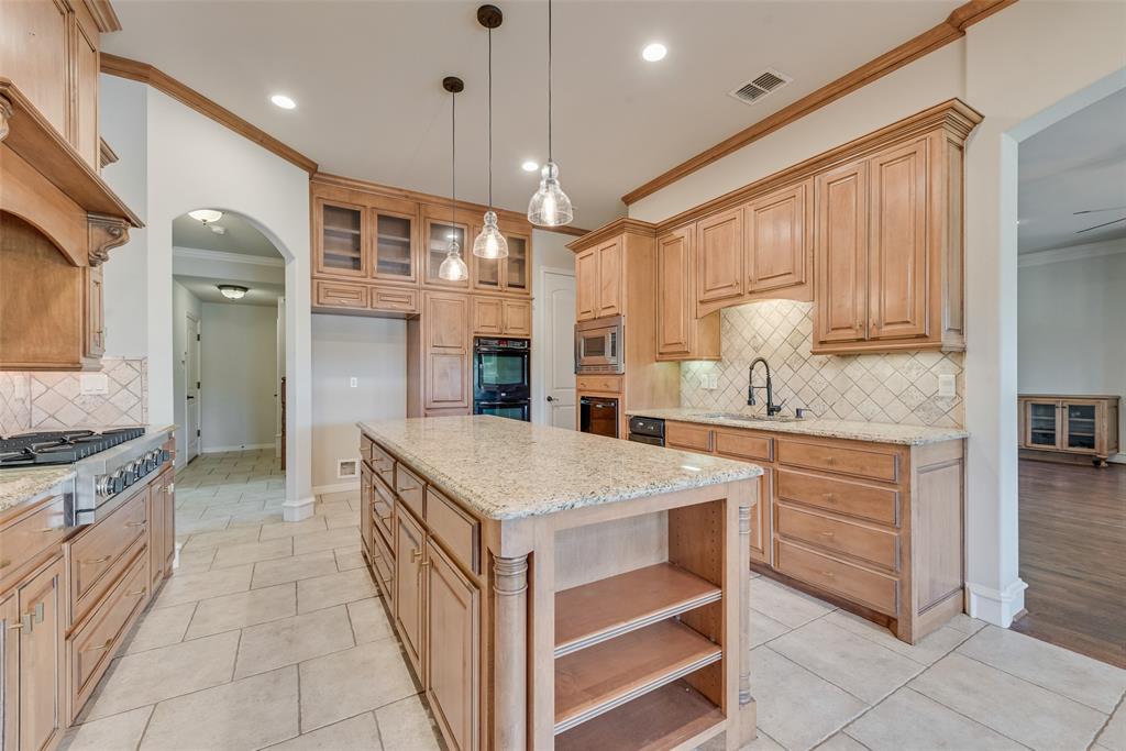Kaufman, Texas, 75142, United States, 4 Bedrooms Bedrooms, ,3 BathroomsBathrooms,Residential,For Sale,1892913