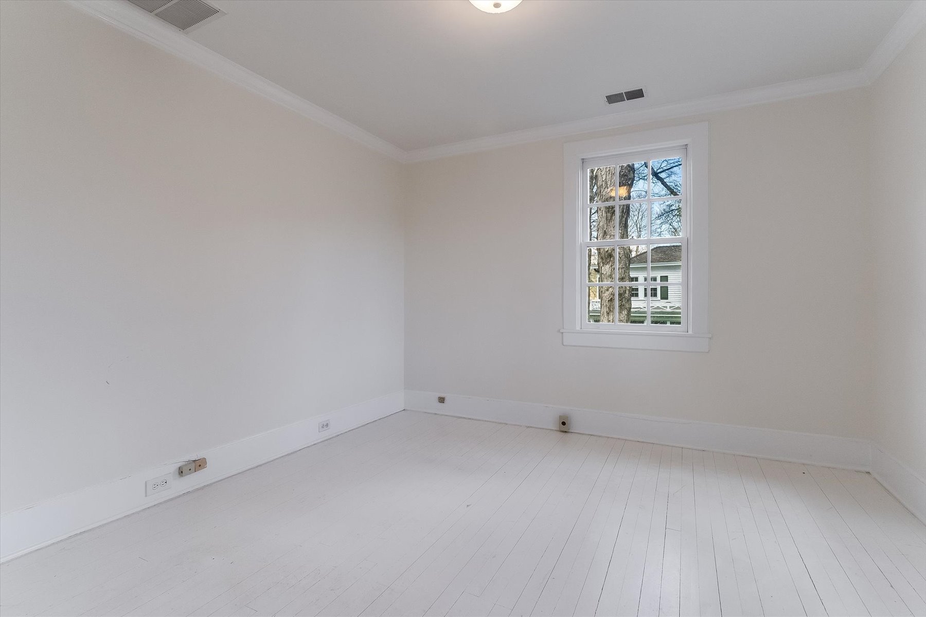  Timeless Character with an Exceptional Setting - 物件實景