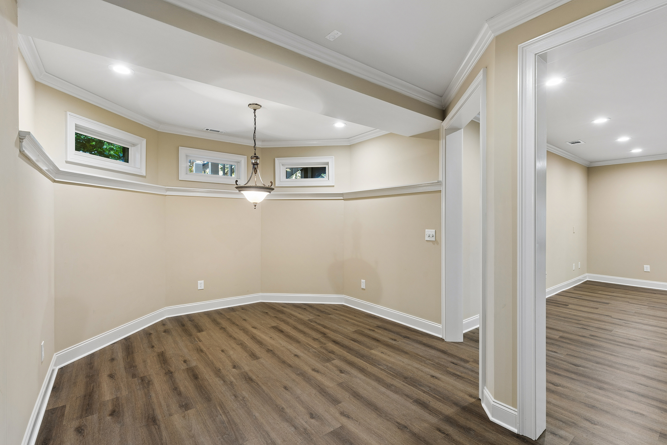  Ideally Located Within One Mile of Roswell’s Beloved Historic Canton Street - 物件實景
