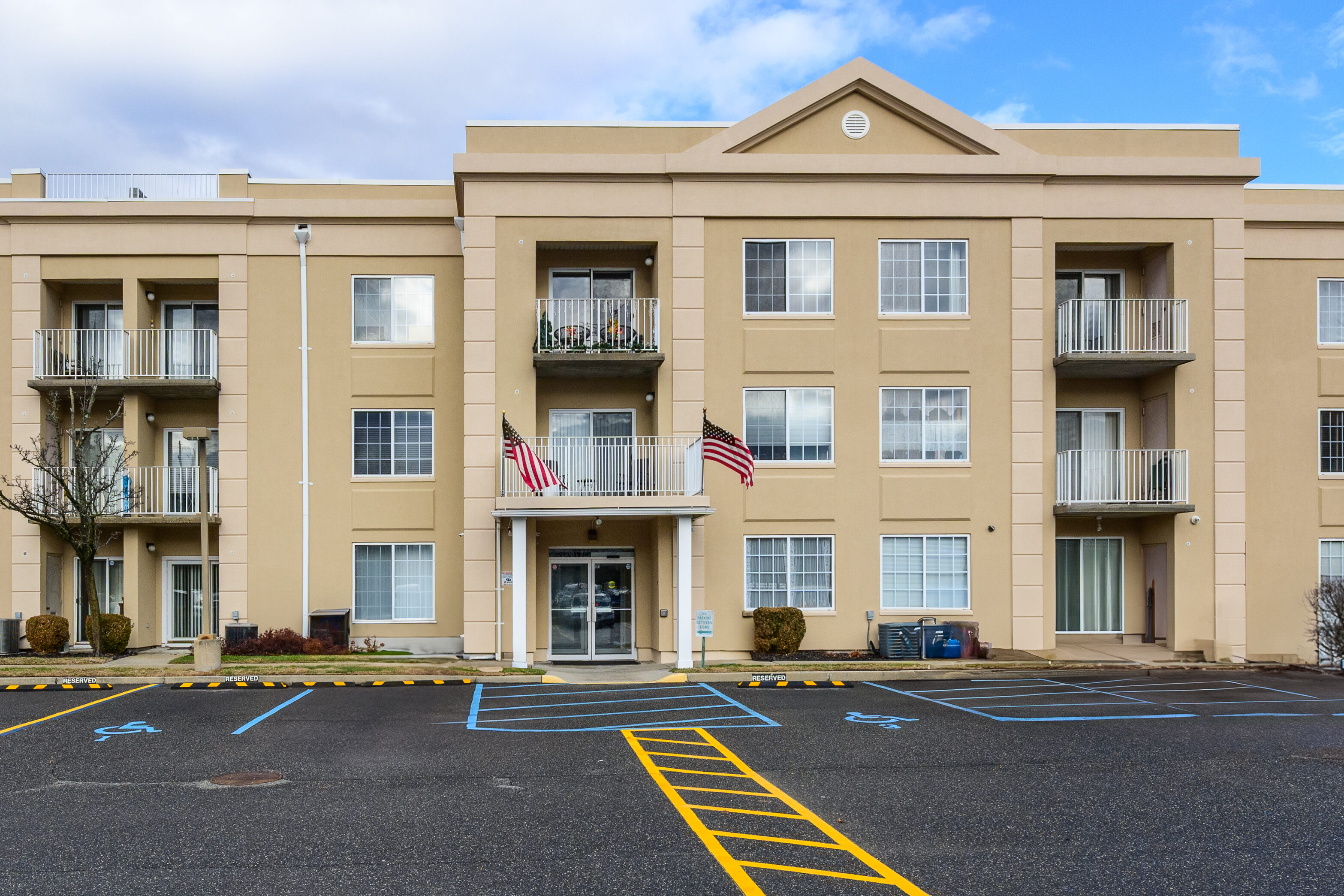  54 School Street, Westbury, NY, 11590 - 物件實景