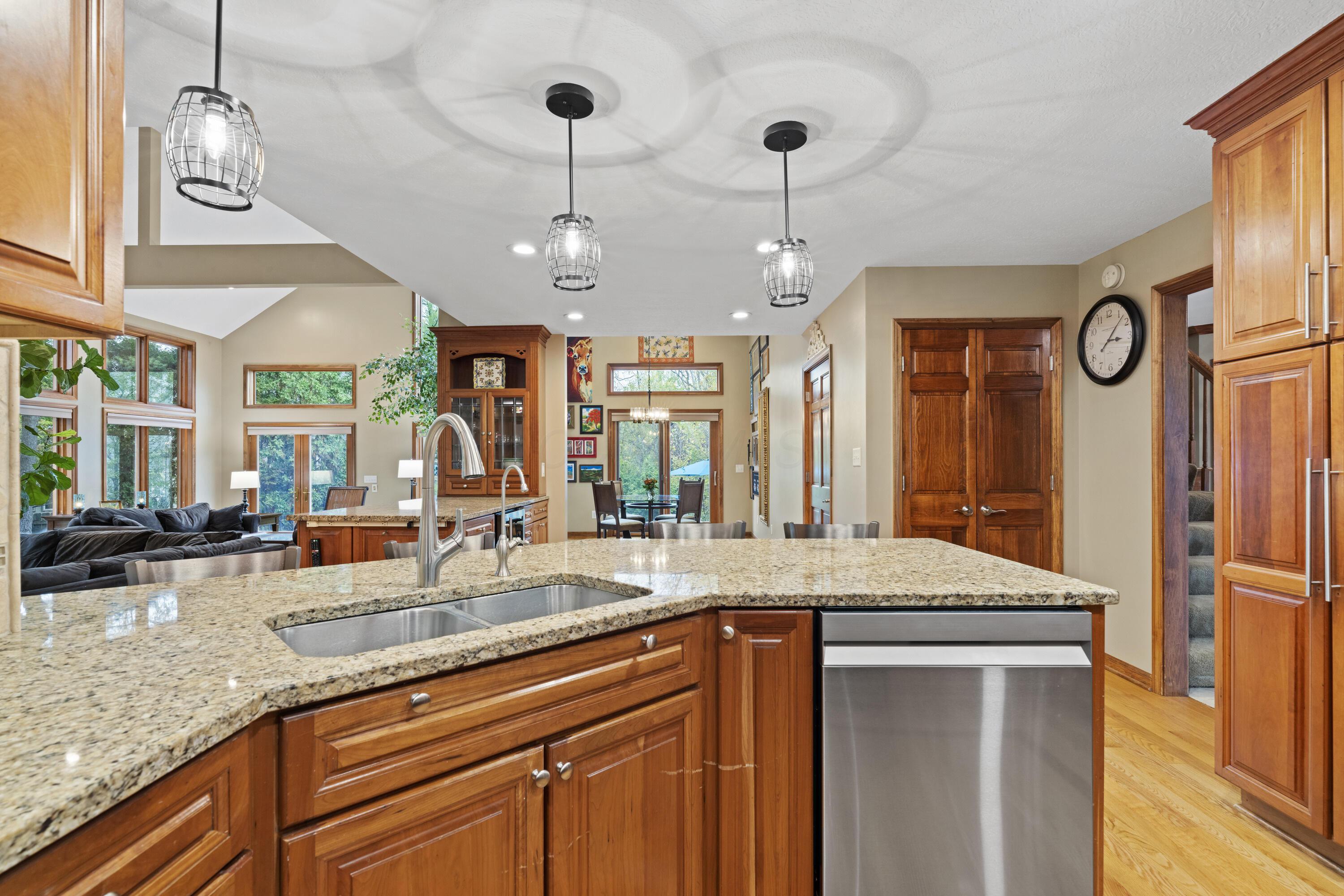 Columbus, Ohio, 43230, United States, 4 Bedrooms Bedrooms, ,4 BathroomsBathrooms,Residential,For Sale,1970472