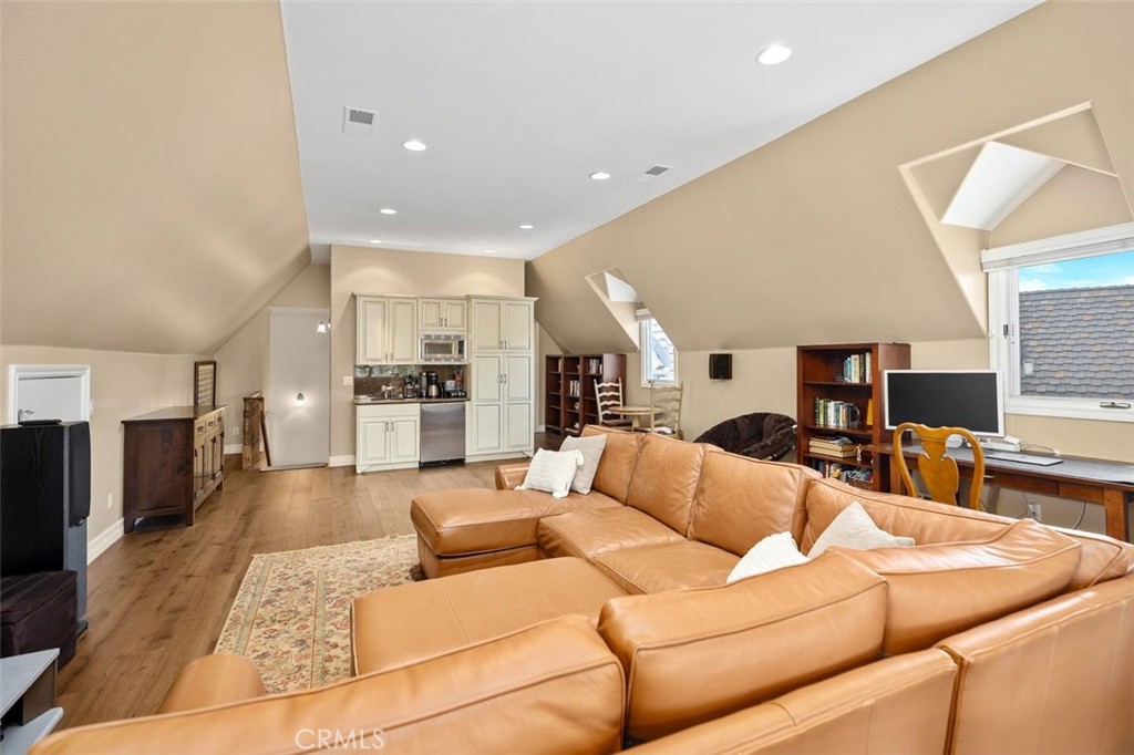 Mission Viejo, California, 92692, United States, 5 Bedrooms Bedrooms, ,5 BathroomsBathrooms,Residential,For Sale,1949715