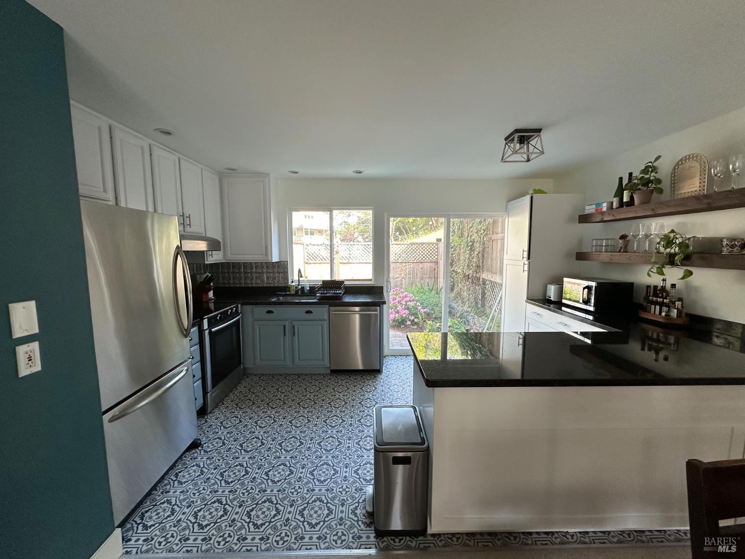 Novato, California, 94947, United States, 2 Bedrooms Bedrooms, ,2 BathroomsBathrooms,Residential,For Sale,1839090
