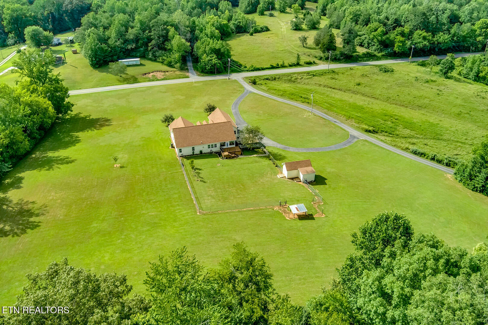 Harriman, Tennessee, 37748, United States, 3 Bedrooms Bedrooms, ,3 BathroomsBathrooms,Residential,For Sale,2011822