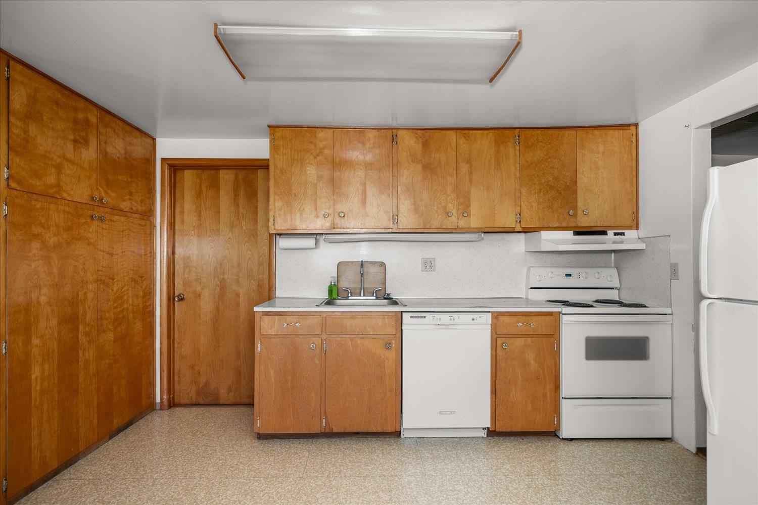 Rosalia, Washington, 99170, United States, 3 Bedrooms Bedrooms, ,2 BathroomsBathrooms,Residential,For Sale,1943009