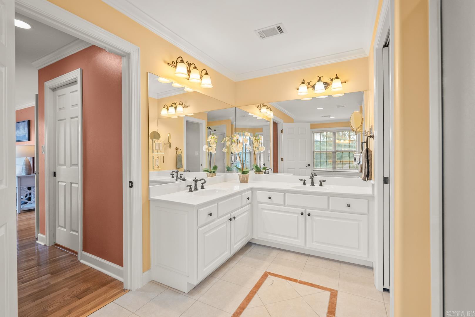 Little Rock, Arkansas, 72211, United States, 4 Bedrooms Bedrooms, ,3 BathroomsBathrooms,Residential,For Sale,1938895