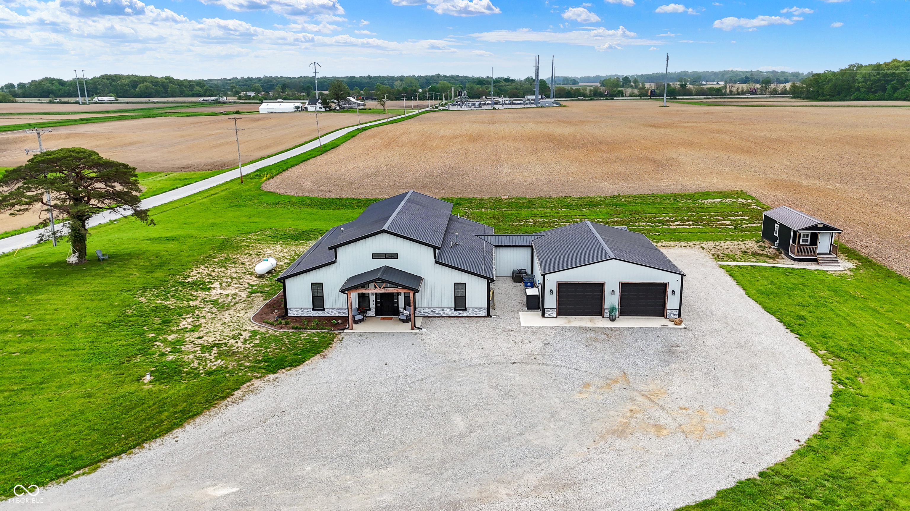 Marion, Indiana, 46952, United States, 5 Bedrooms Bedrooms, ,4 BathroomsBathrooms,Residential,For Sale,1915363