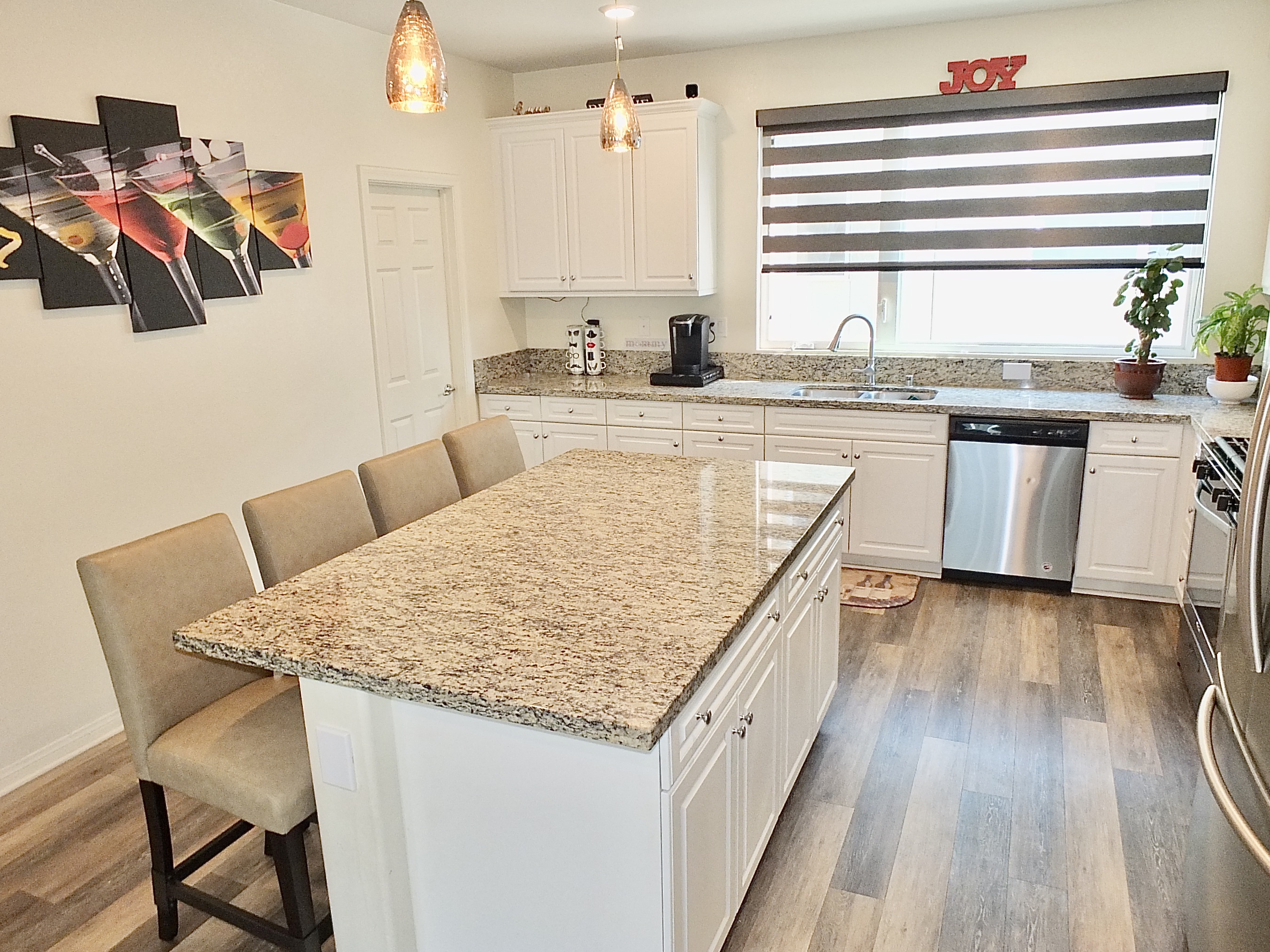 Downey, California, 90241, United States, 3 Bedrooms Bedrooms, ,3 BathroomsBathrooms,Residential,For Sale,1915130