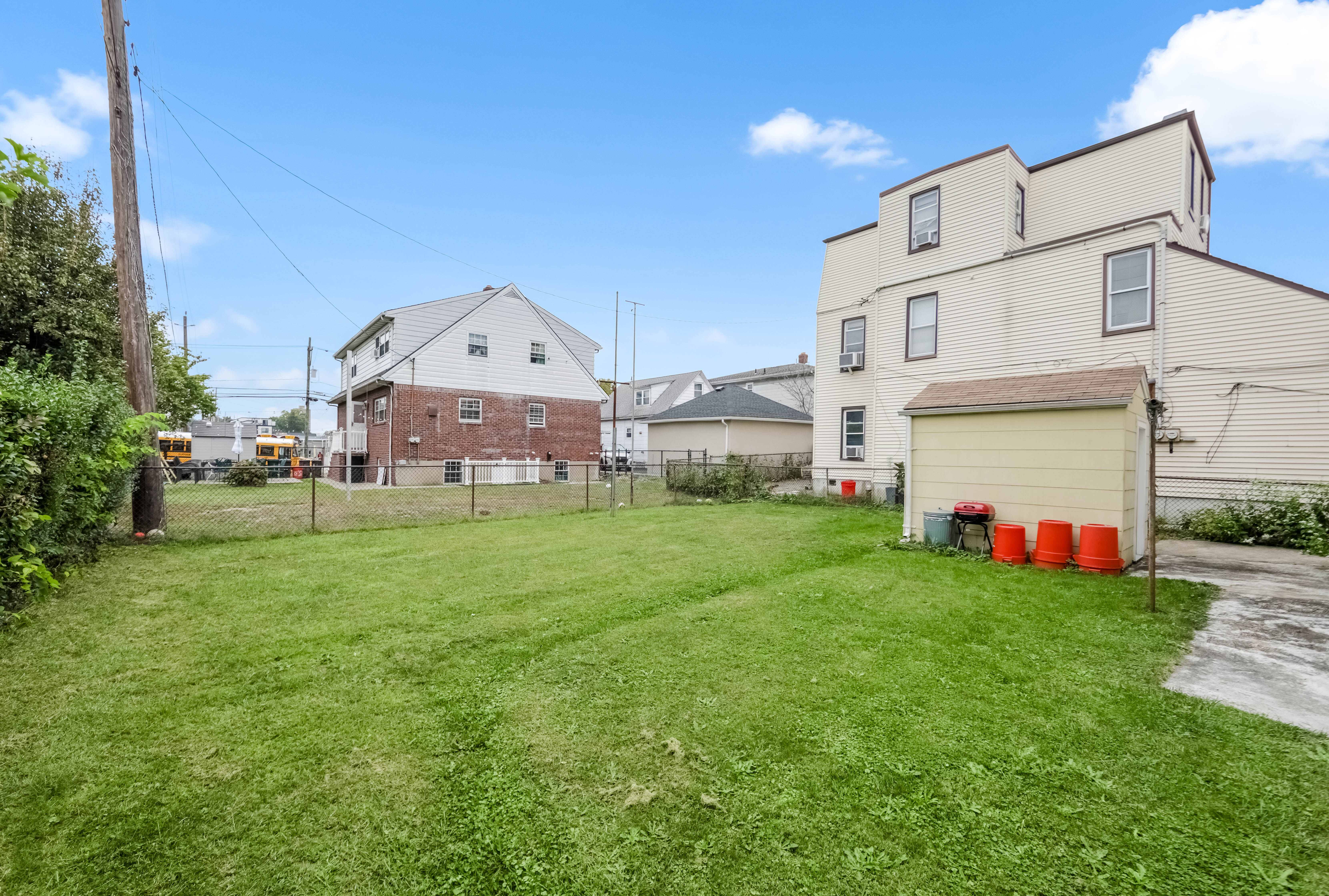 Cliffside Park, New Jersey, 07010, United States, 3 Bedrooms Bedrooms, ,1 BathroomBathrooms,Residential,For Sale,1982827