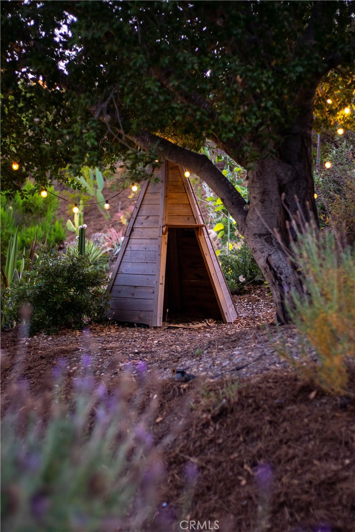 Calabasas, California, 91302, United States, 4 Bedrooms Bedrooms, ,3 BathroomsBathrooms,Residential,For Sale,1890282