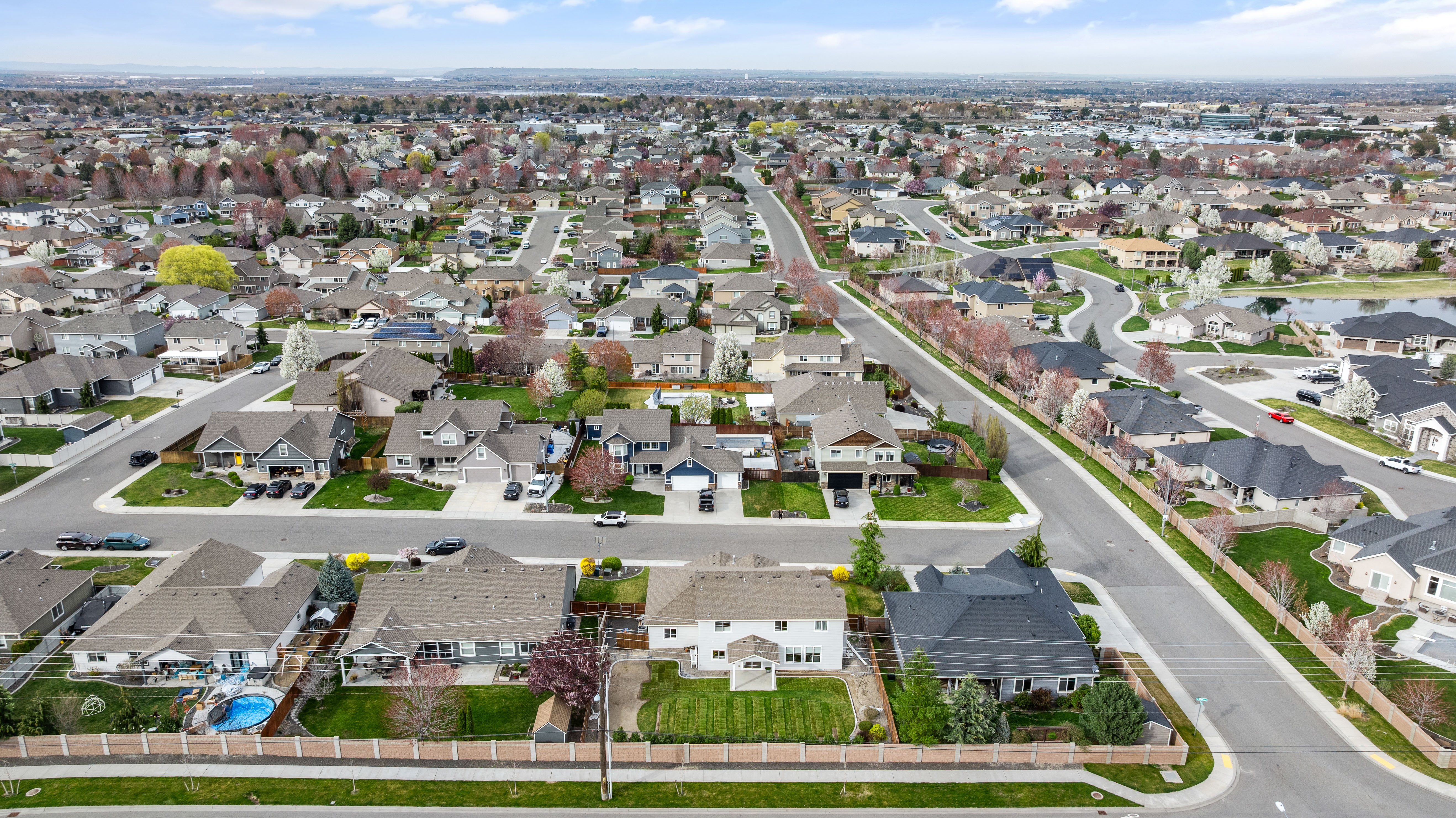  Immaculate 2-Story in ?The Park? - 物件實景