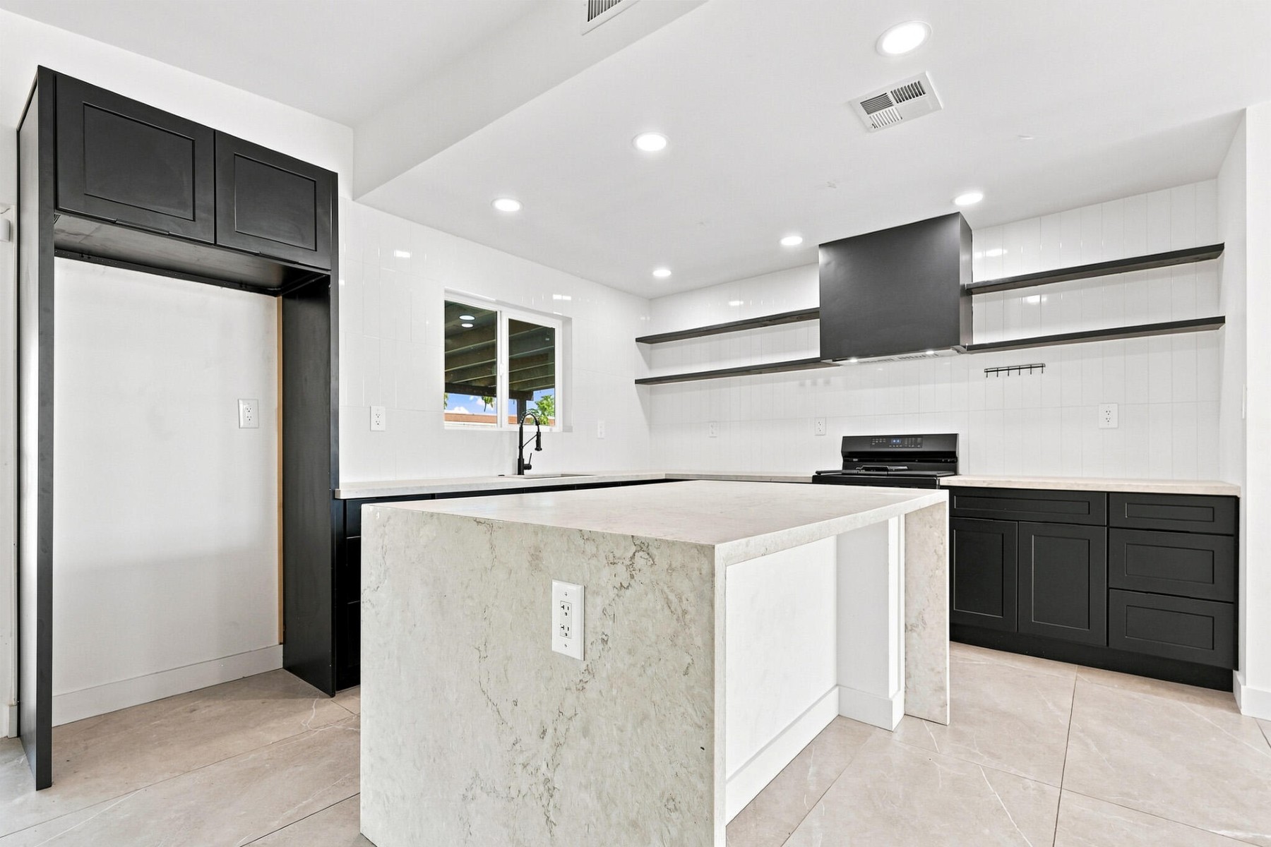  1637 N Sunset Drive¦Tempe, AZ - 物件實景