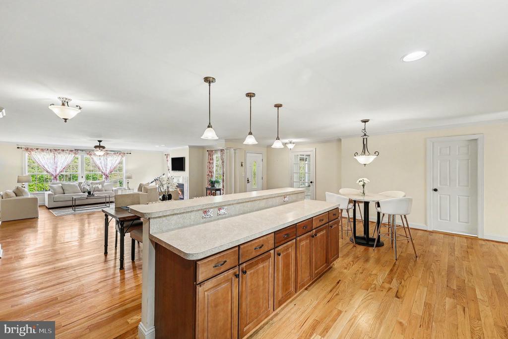 Winchester, Virginia, 22602, United States, 4 Bedrooms Bedrooms, ,3 BathroomsBathrooms,Residential,For Sale,2040713
