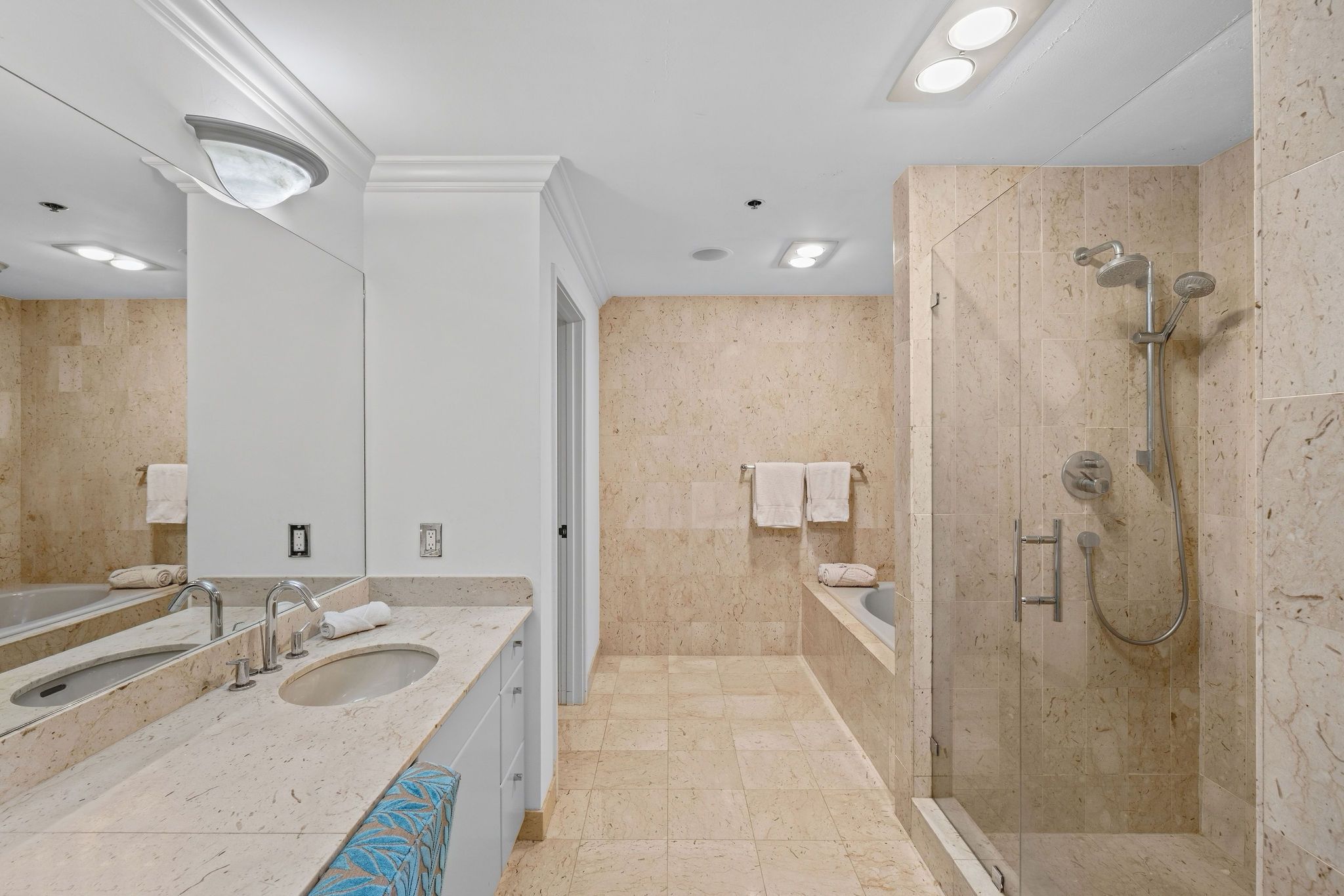  2432 Fisher Island Dr, Miami Beach, FL, 33109 - 物件實景